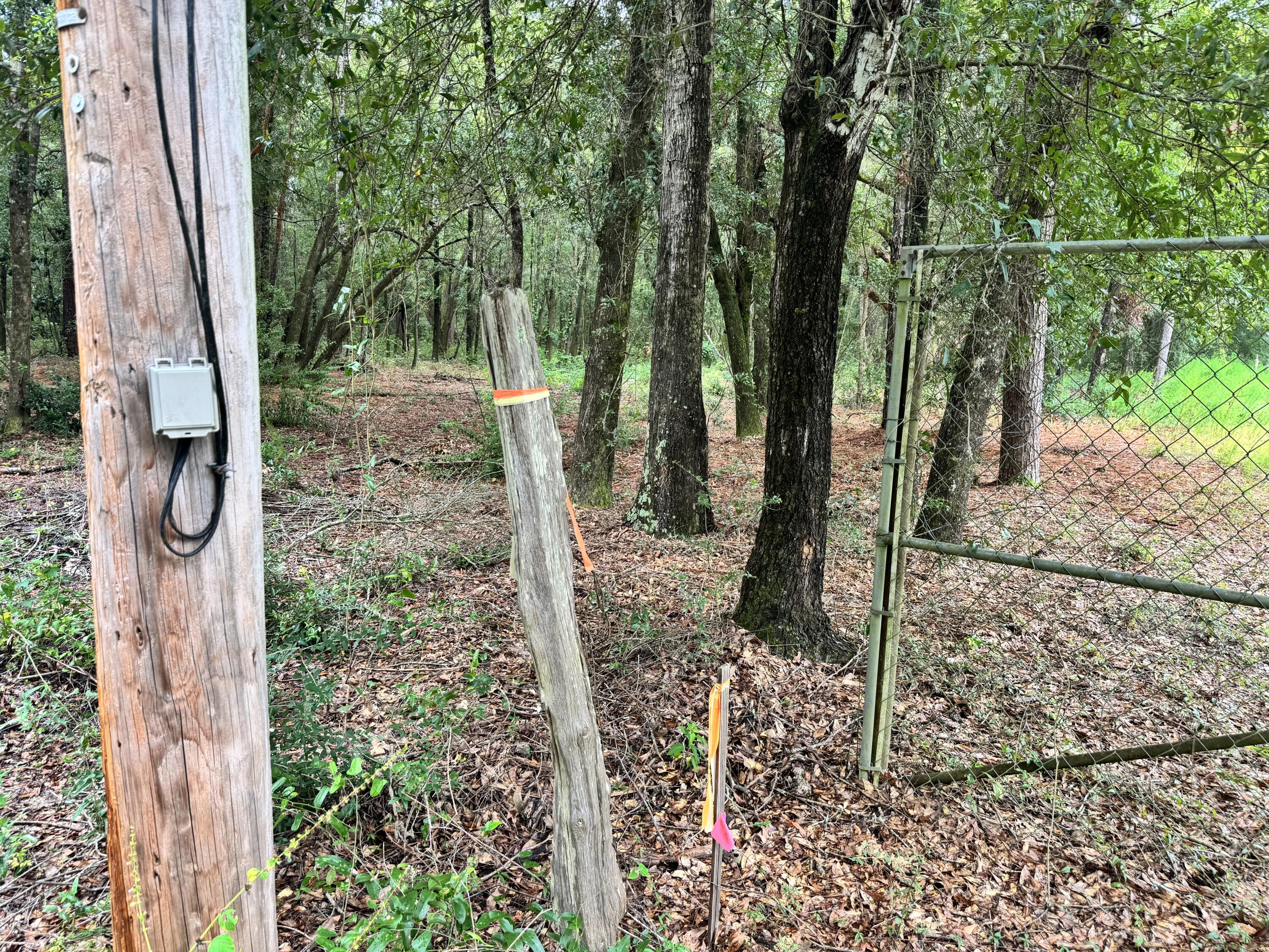 METES & BOUNDS - Land