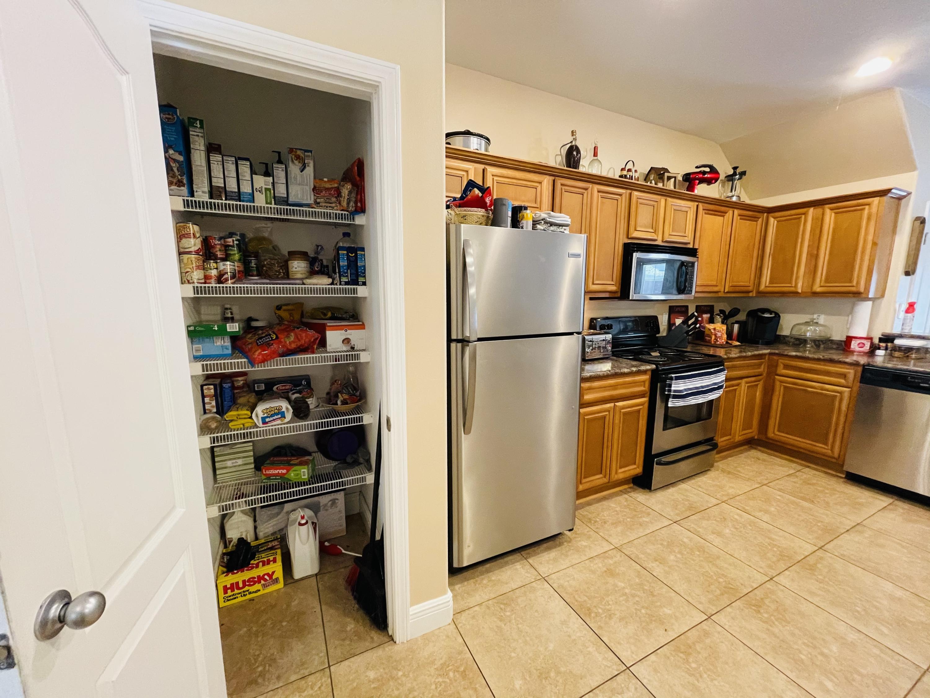 FAIRVIEW DRIVE TOWNHOMES - Residential