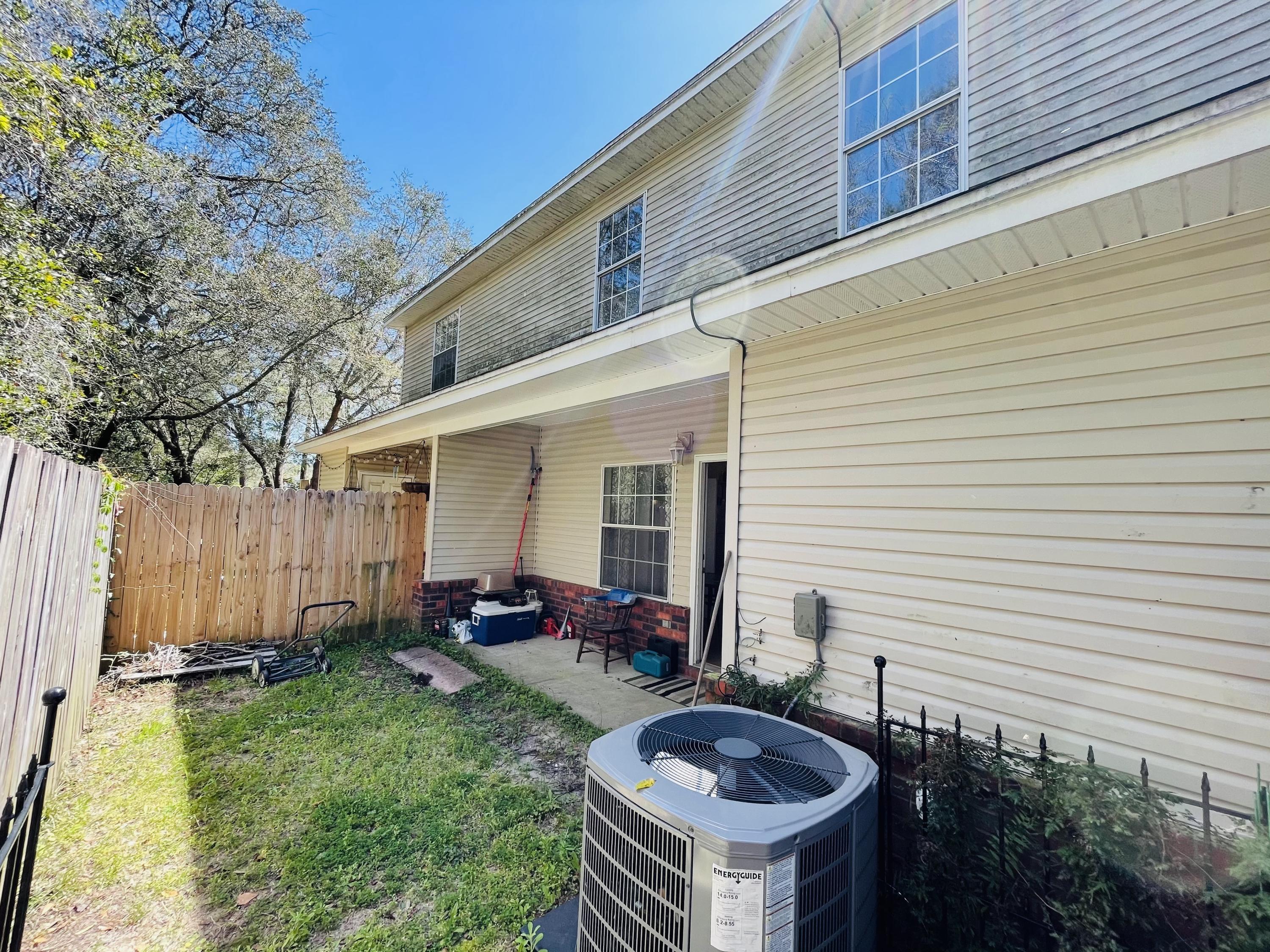 FAIRVIEW DRIVE TOWNHOMES - Residential