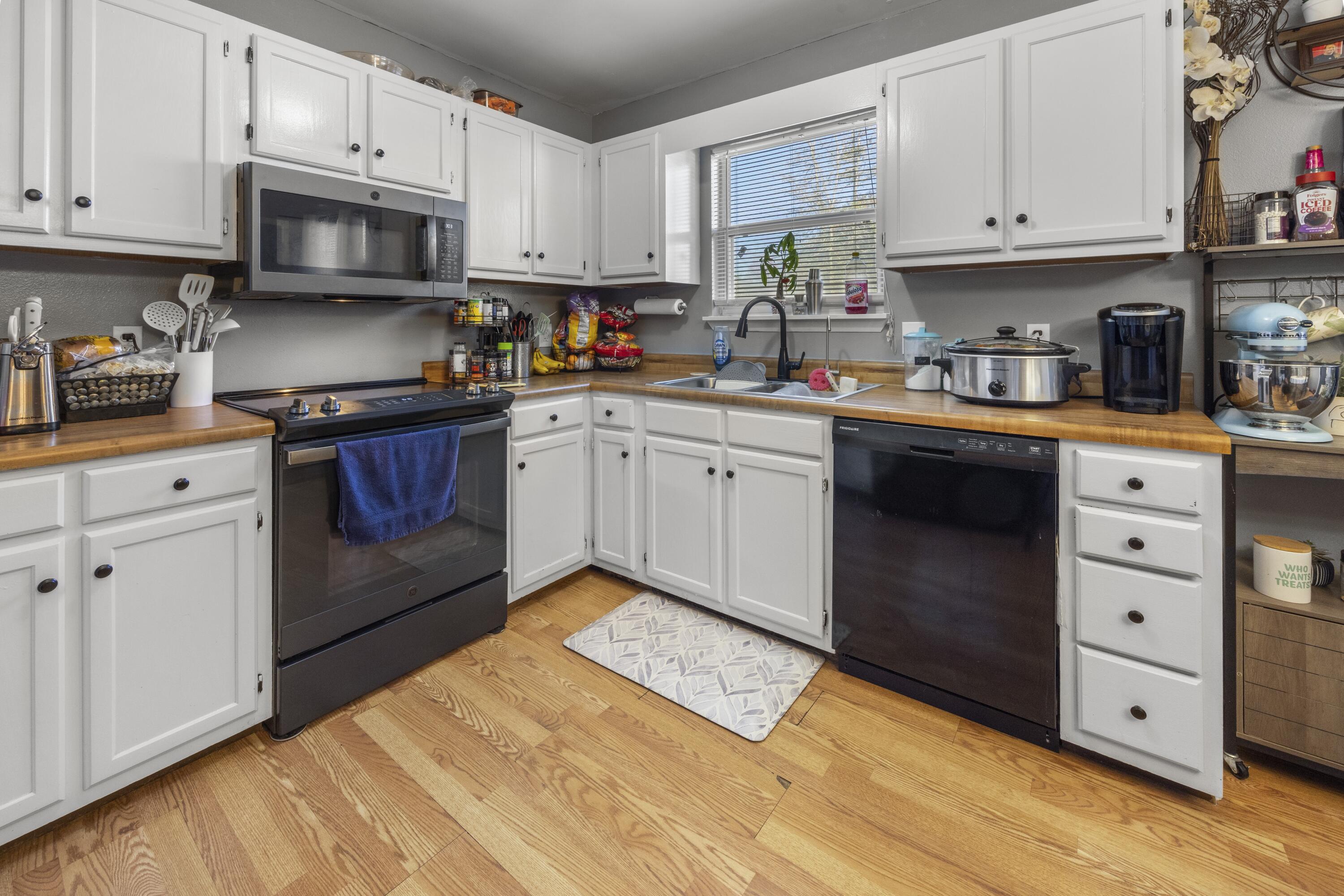 NO RECORDED SUBDIVISION - Residential