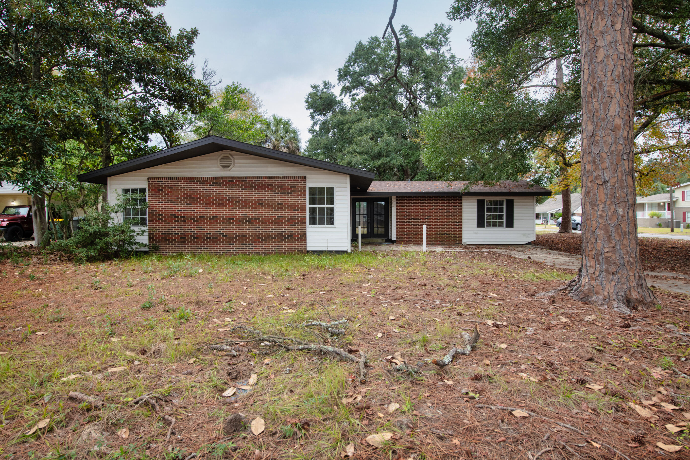 Beautifully renovated home! This home features a well sized living/dining area, open renovated kitchen overlooking main areas. Kitchen has granite countertops and stainless steel appliances. The home offers a large flex room, three additional bedrooms, and two bathrooms.Large backyard and on corner lot! Schedule showing today!