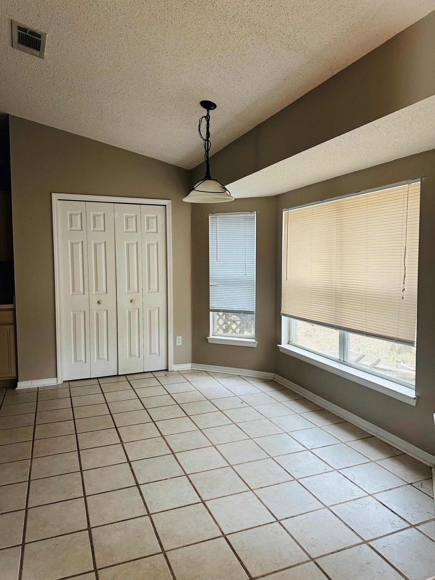 NORTHVIEW ESTATES 7TH ADDN - Residential