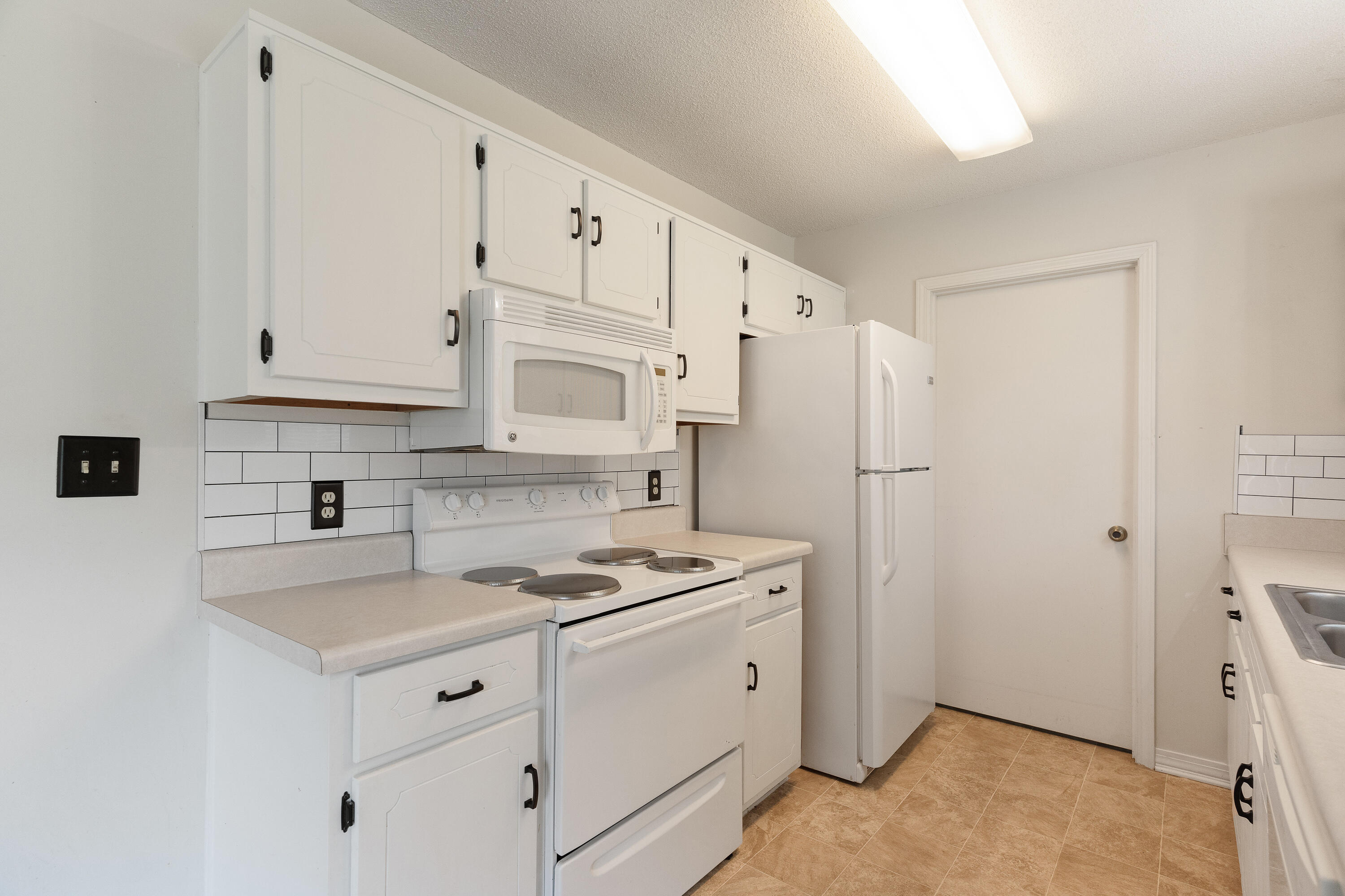 COUNTRYVIEW ESTATES - Residential