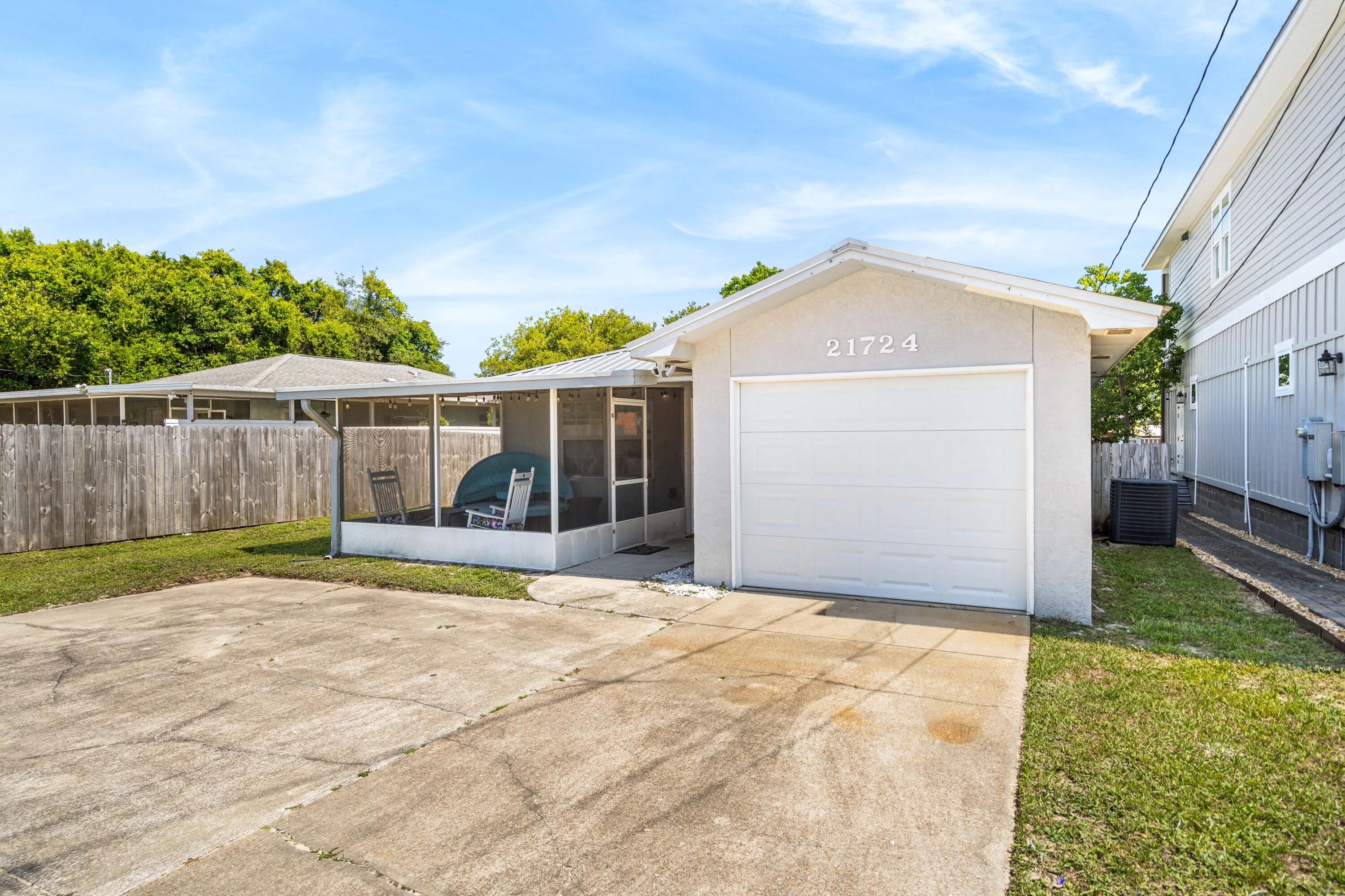 RIVIERA BEACH - Residential