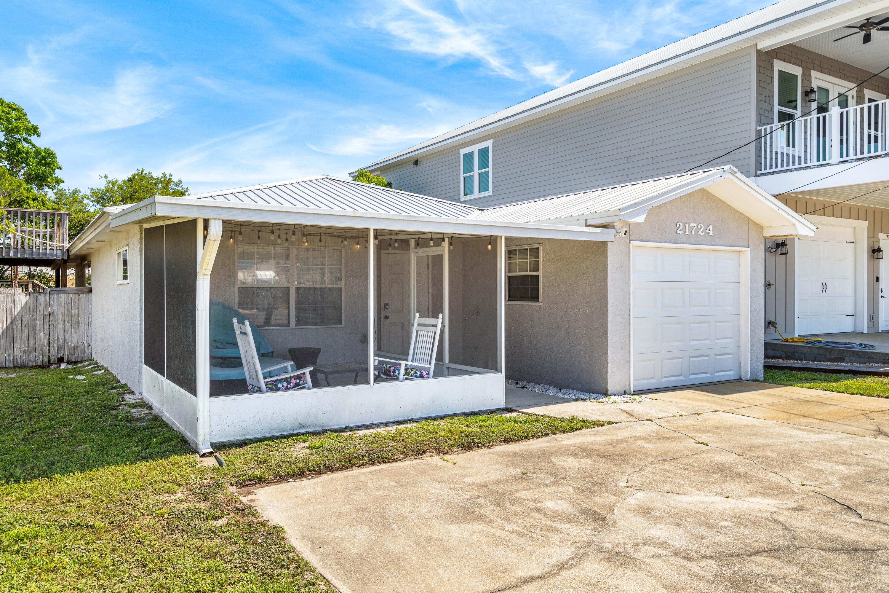 RIVIERA BEACH - Residential