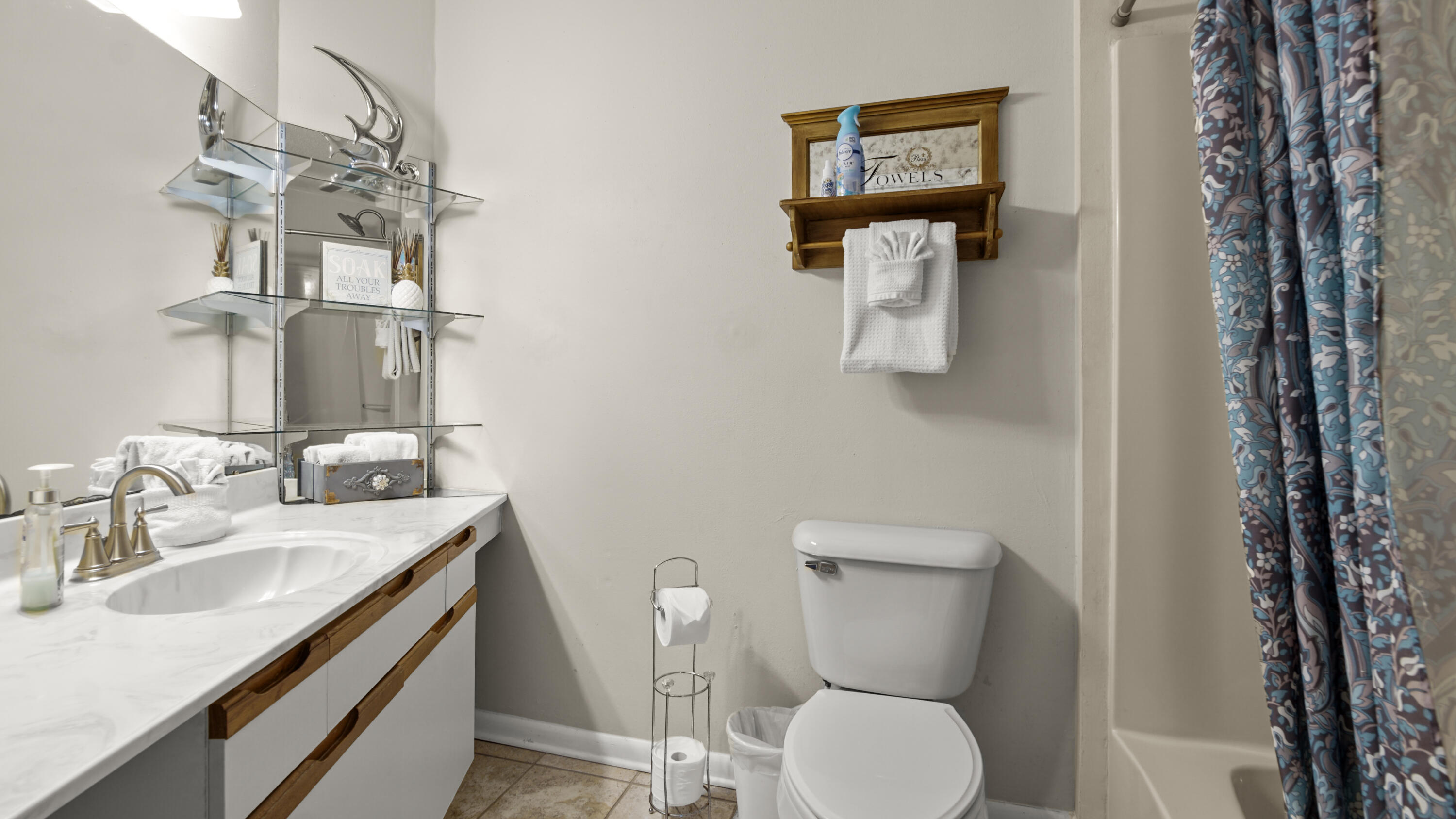 CRYSTAL VILLAGE CONDO PH 1 - Residential