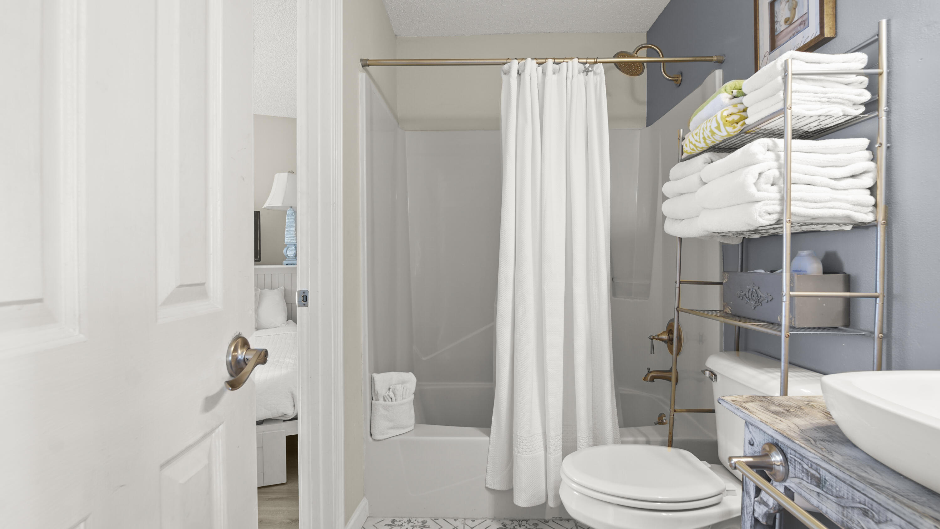 CRYSTAL VILLAGE CONDO PH 1 - Residential
