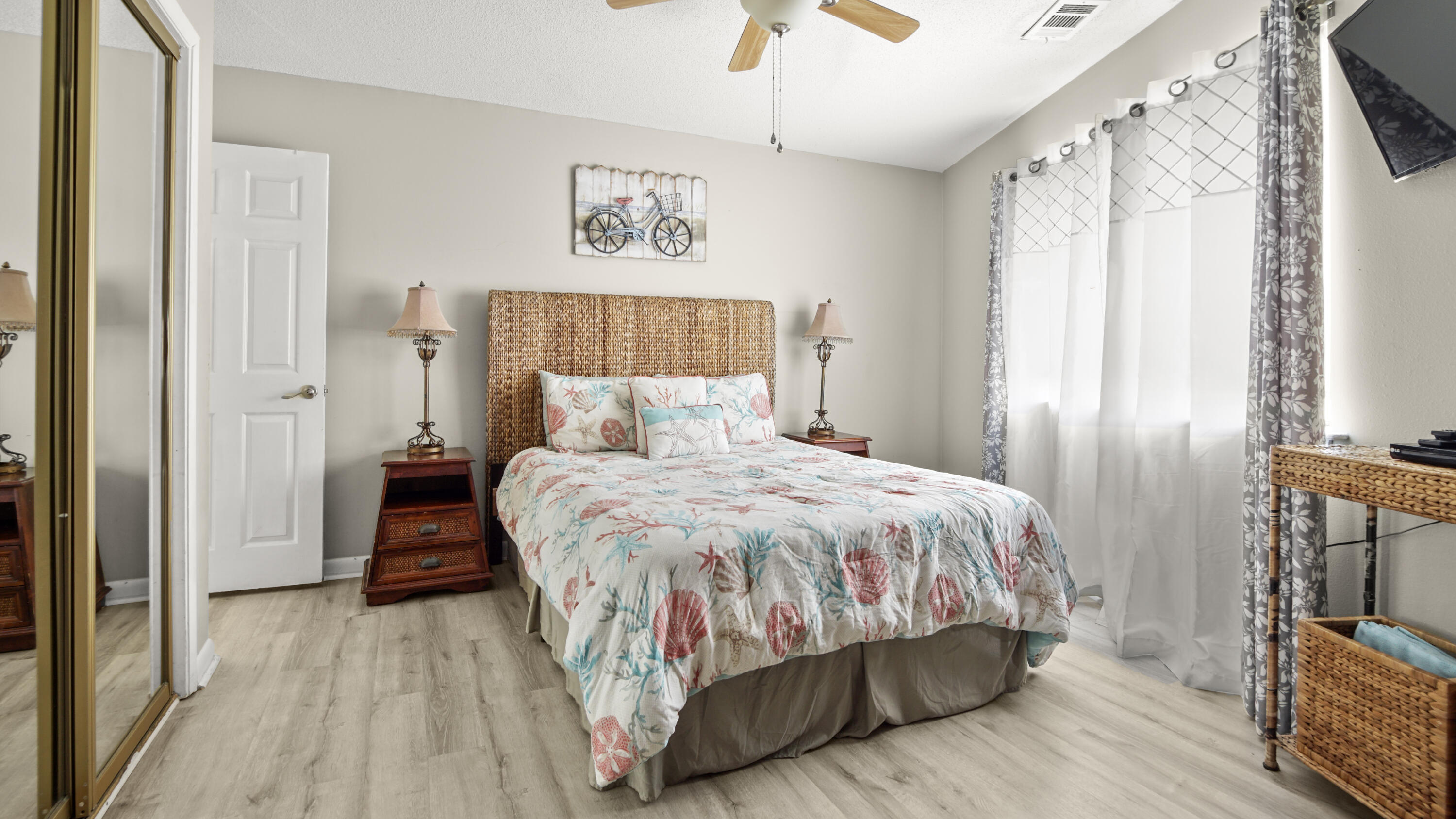 CRYSTAL VILLAGE CONDO PH 1 - Residential