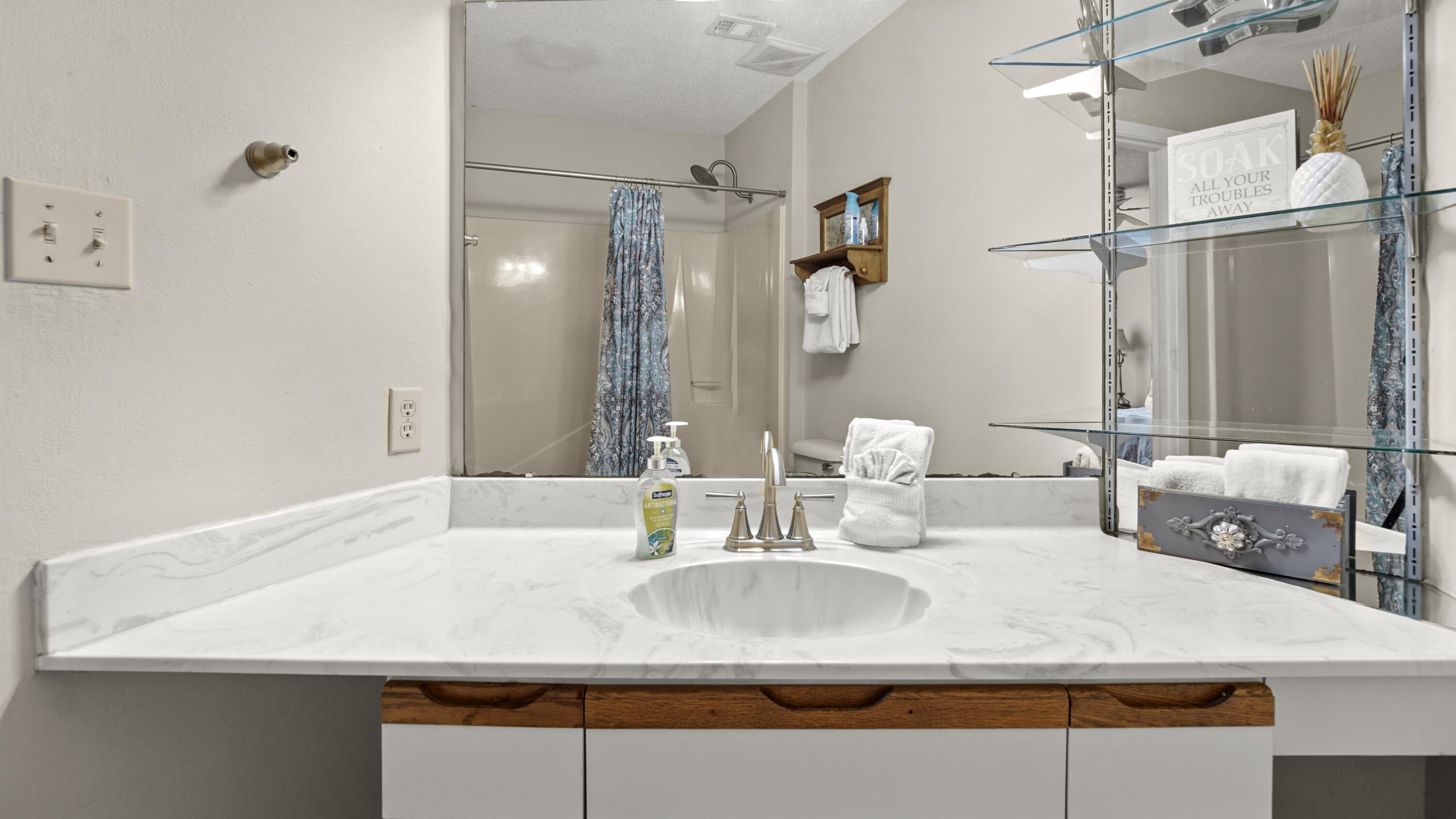 CRYSTAL VILLAGE CONDO PH 1 - Residential