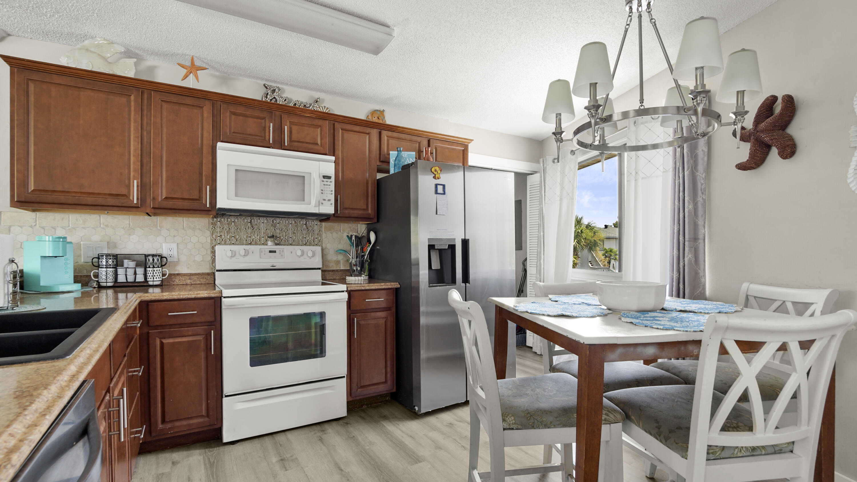 CRYSTAL VILLAGE CONDO PH 1 - Residential