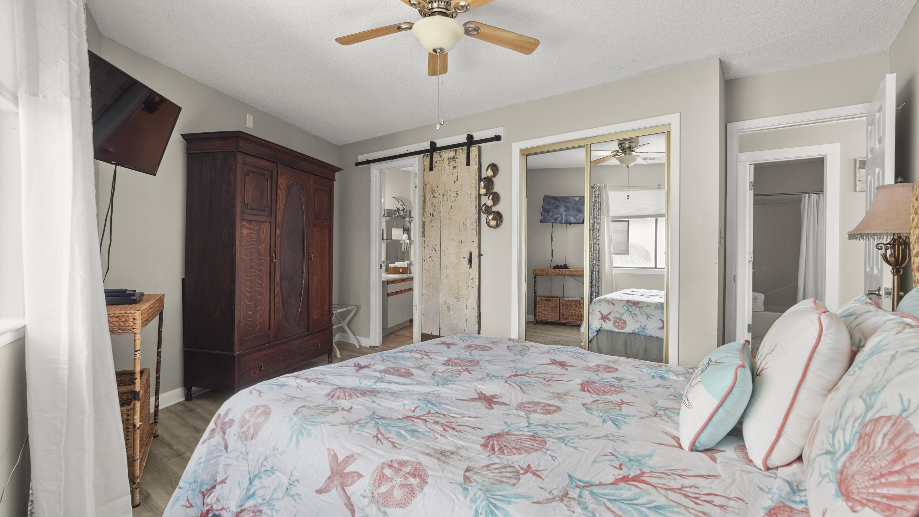 CRYSTAL VILLAGE CONDO PH 1 - Residential
