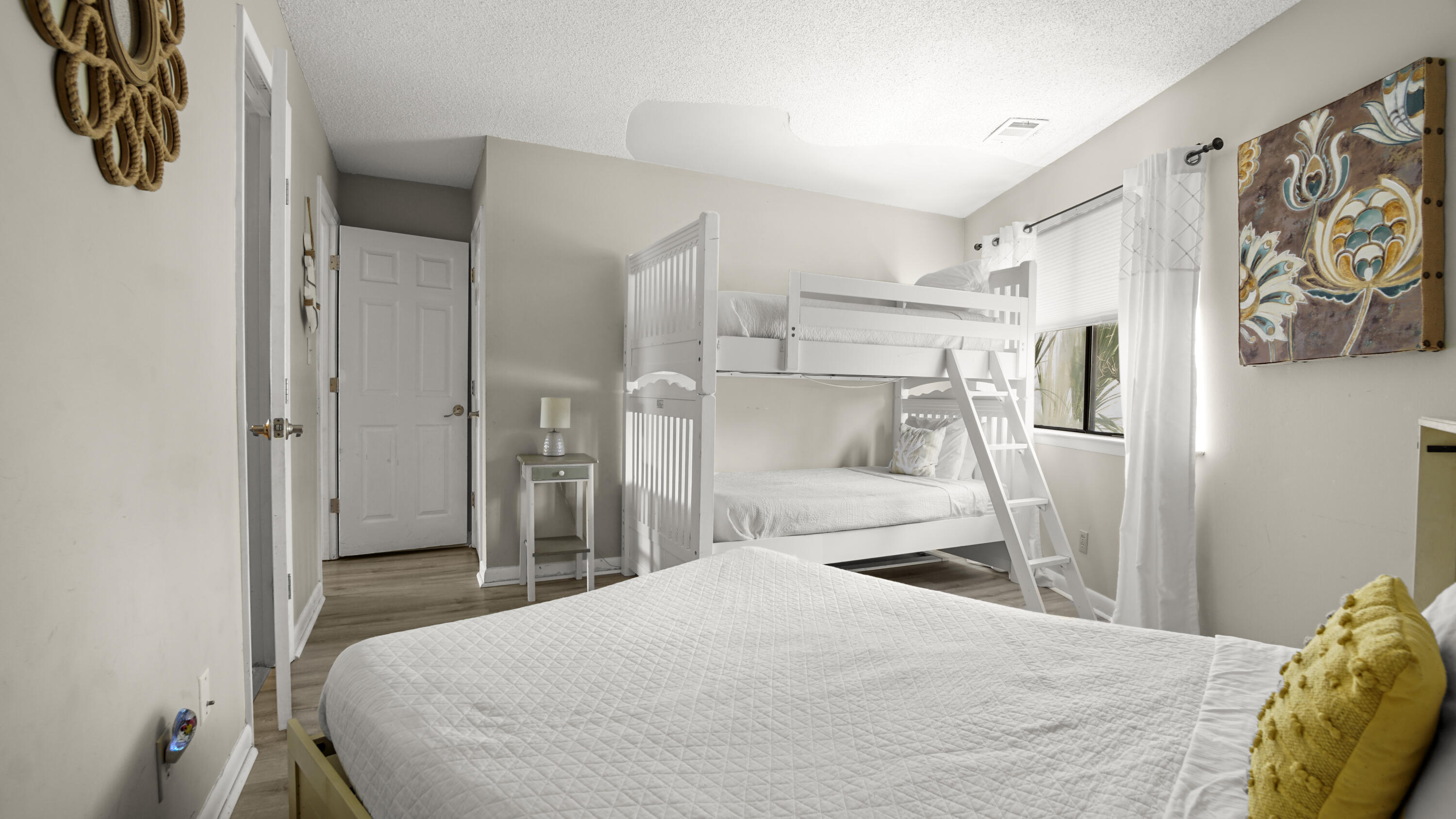 CRYSTAL VILLAGE CONDO PH 1 - Residential