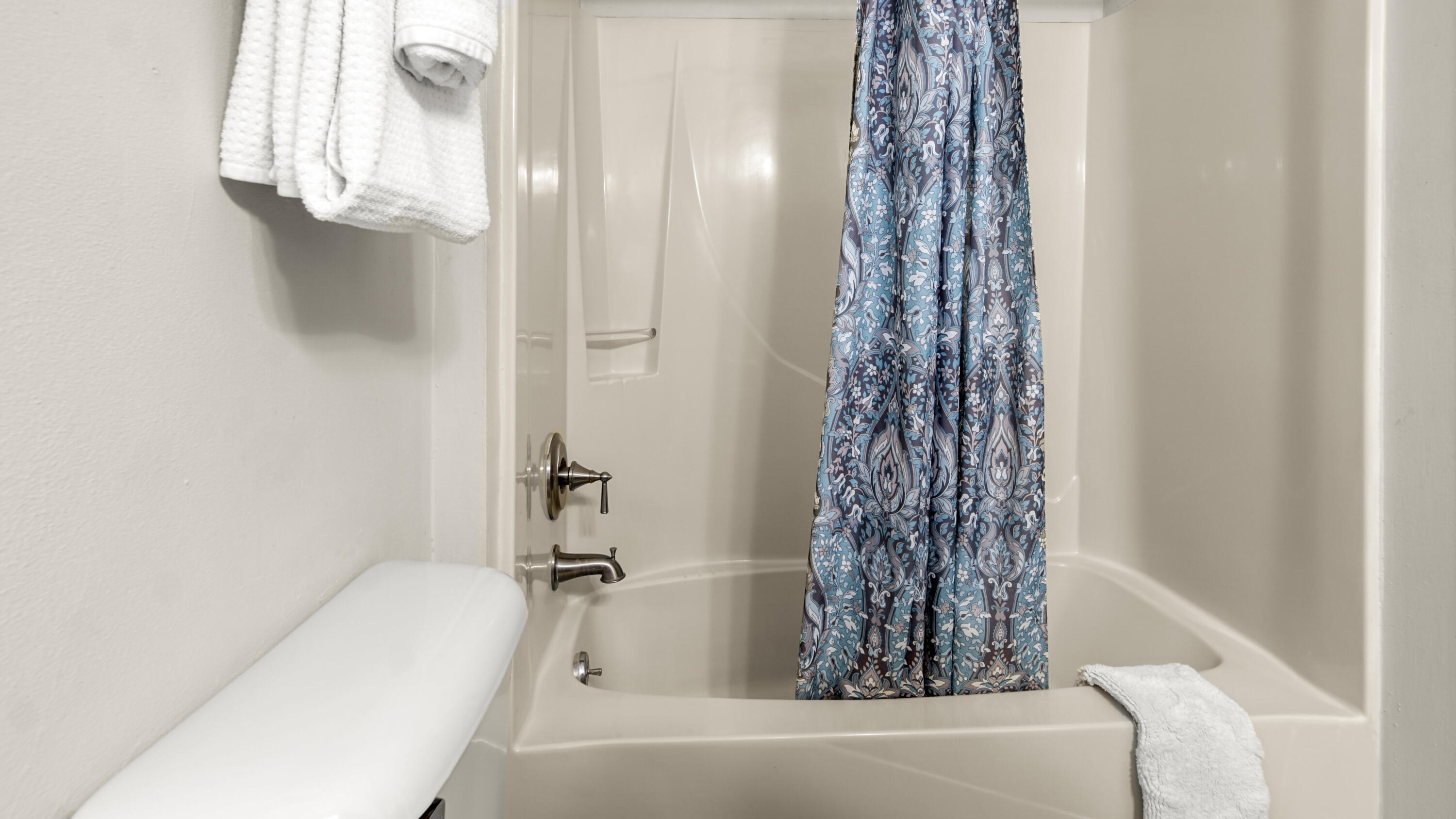 CRYSTAL VILLAGE CONDO PH 1 - Residential