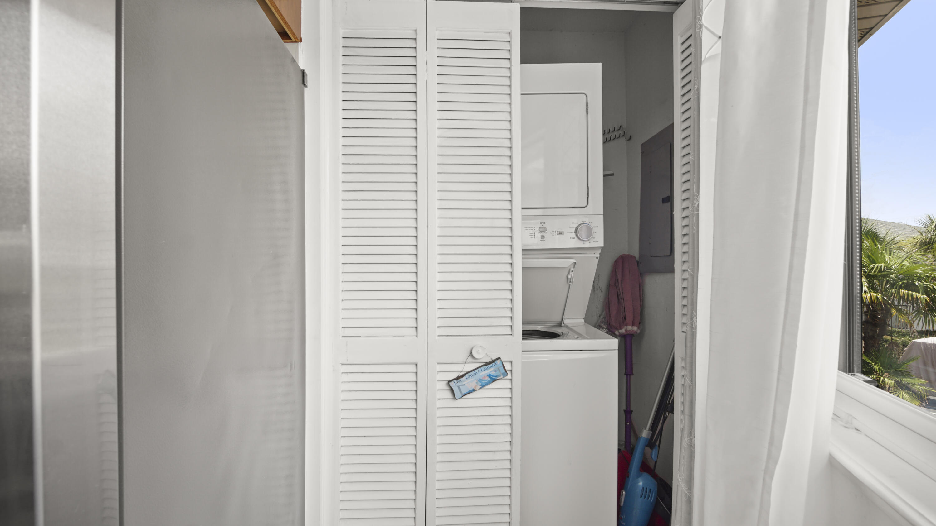 CRYSTAL VILLAGE CONDO PH 1 - Residential