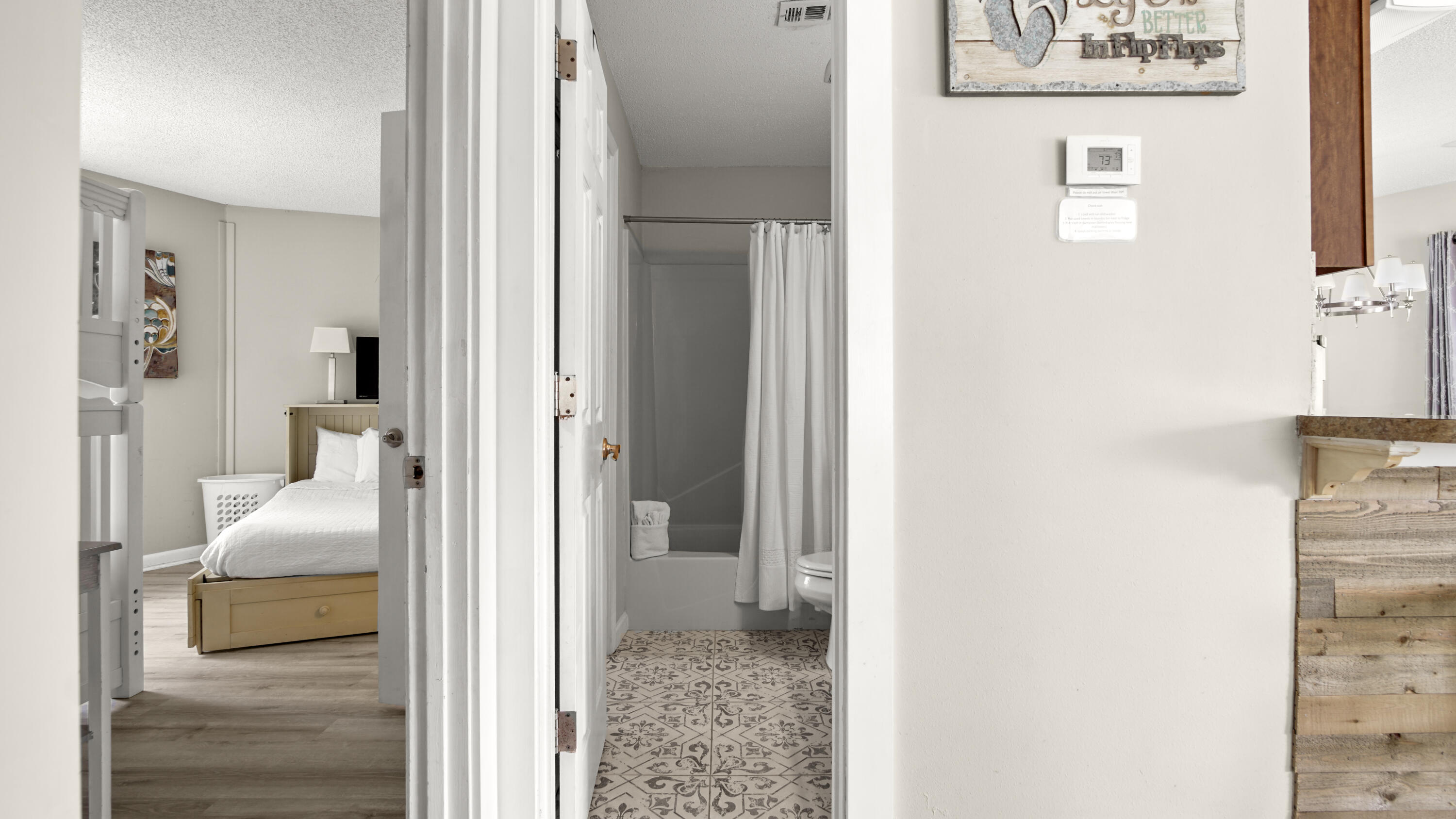 CRYSTAL VILLAGE CONDO PH 1 - Residential