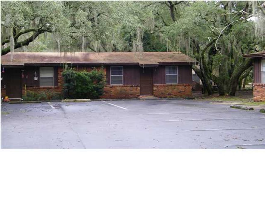 Cozy apartment tucked away among majestic oak trees with Spanish moss flowing from the branches. Updated kitchen cabinets, countertops, and appliances. Lawn service included. No pets allowed. All Coastal Realty Services residents are enrolled in the Resident Benefits Package (RBP) which includes renters insurance, HVAC air filter delivery (for applicable properties) and our best-in-class resident rewards program, and much more! More details upon application.