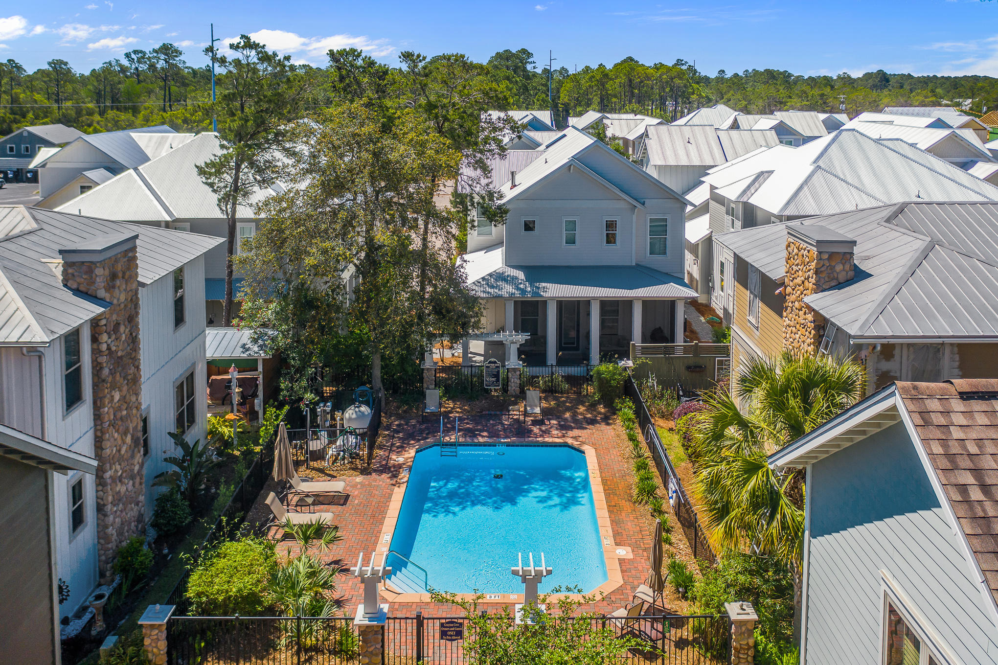 GRAYTON BEACH VILLAGE SQUARE - Residential