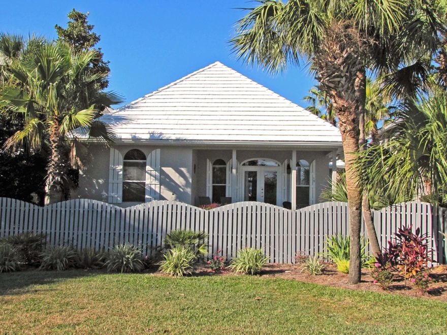 3BR/3BA in Emerald Shores.  Sold furnished as a vacation rental.  Entered for comp and information purposes only.  All dimensions are approximate and should be verified.