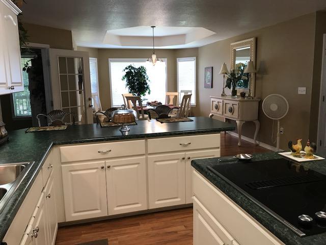 TWIN LAKE ESTATES - Residential