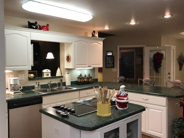 TWIN LAKE ESTATES - Residential