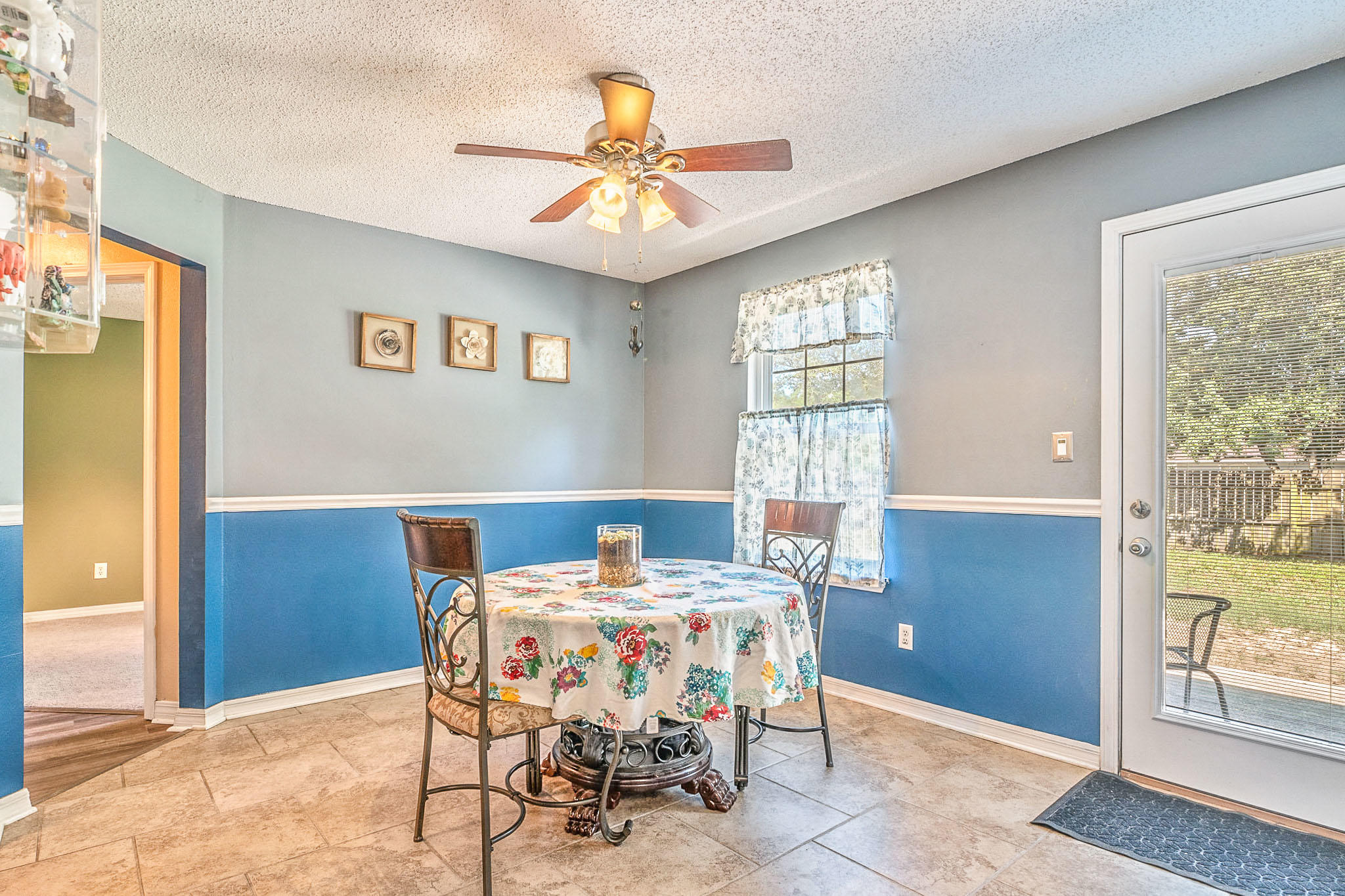 COUNTRY BREEZE ESTATES - Residential