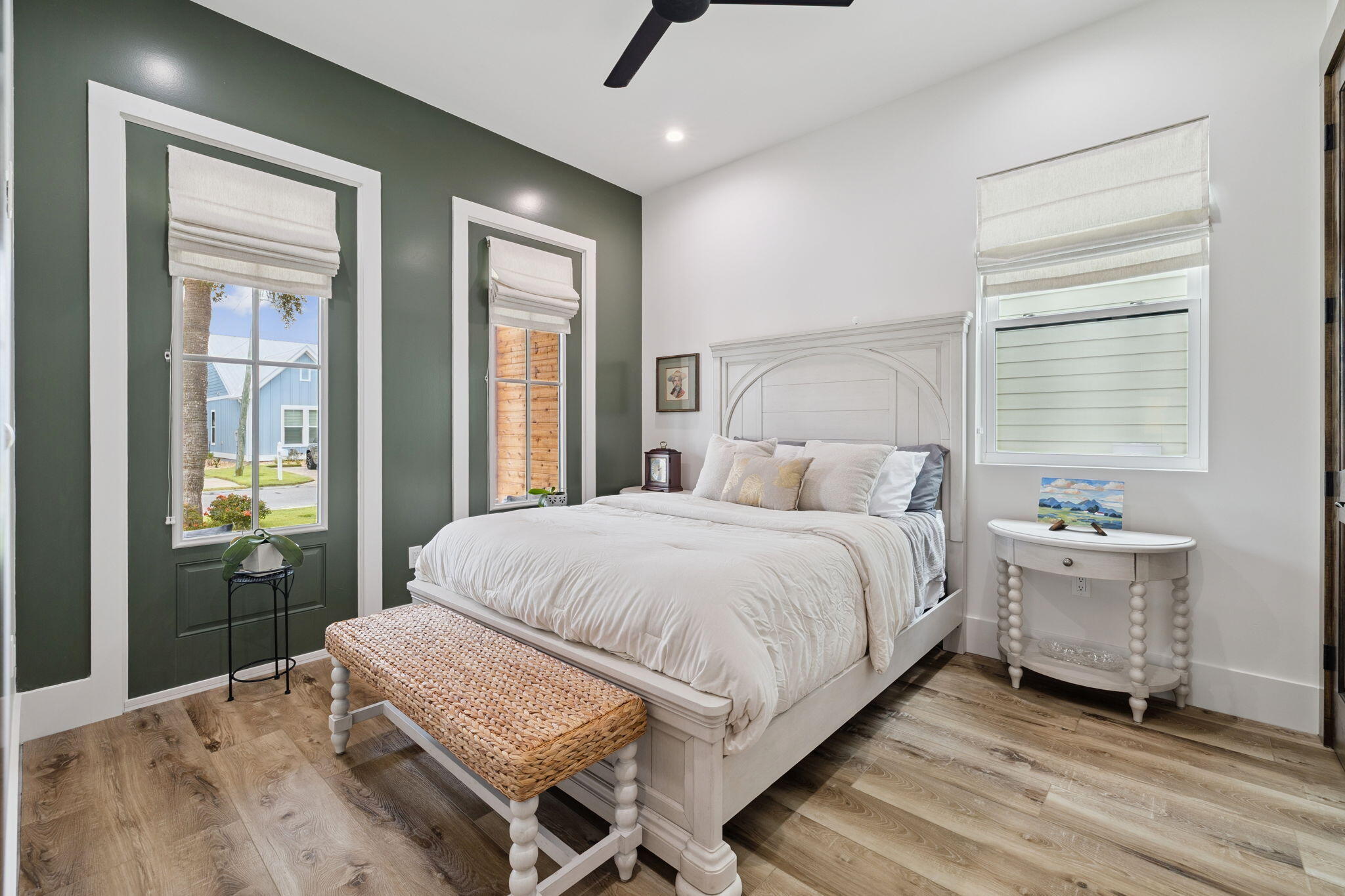 LAGUNA BEACH - Residential