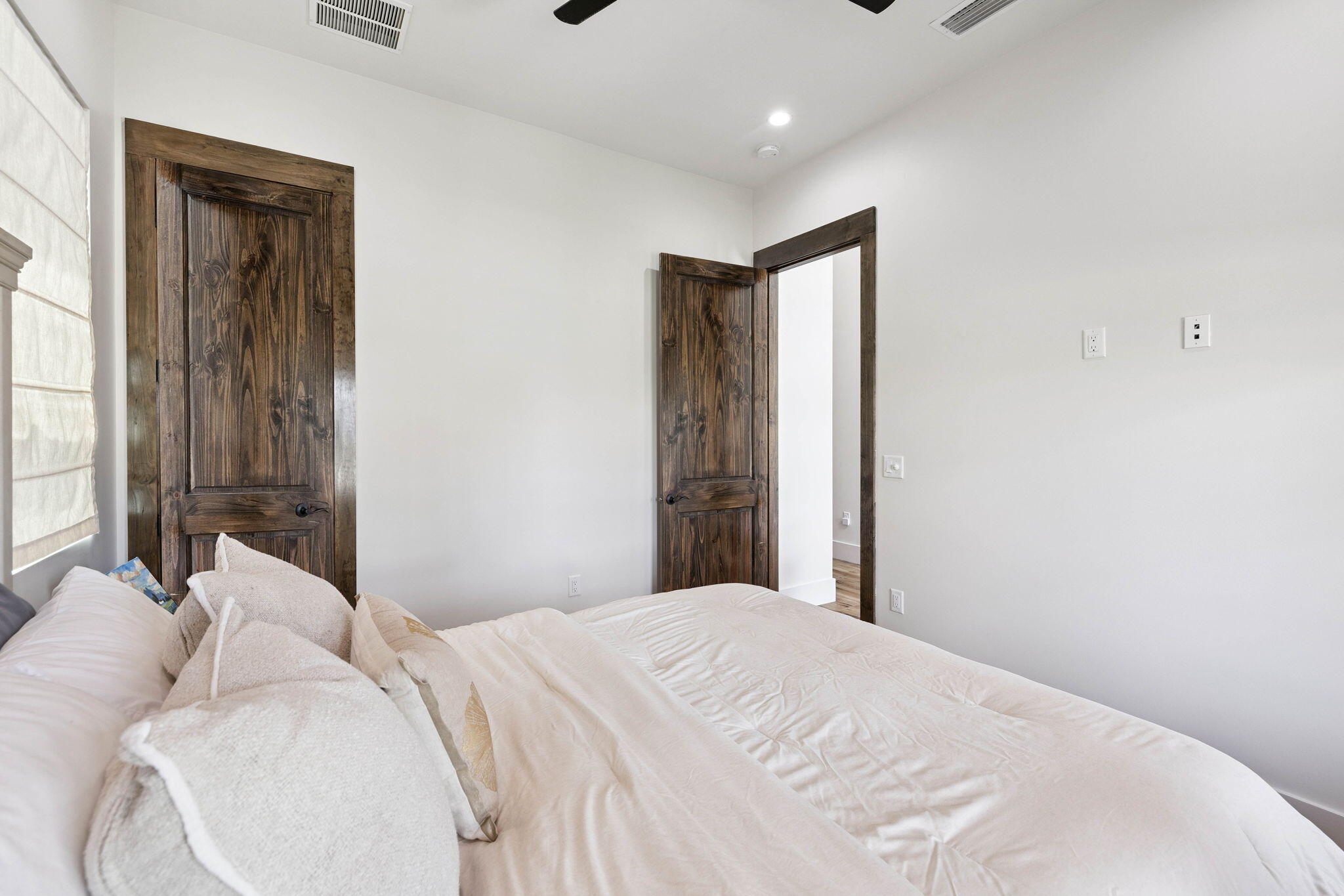 LAGUNA BEACH - Residential