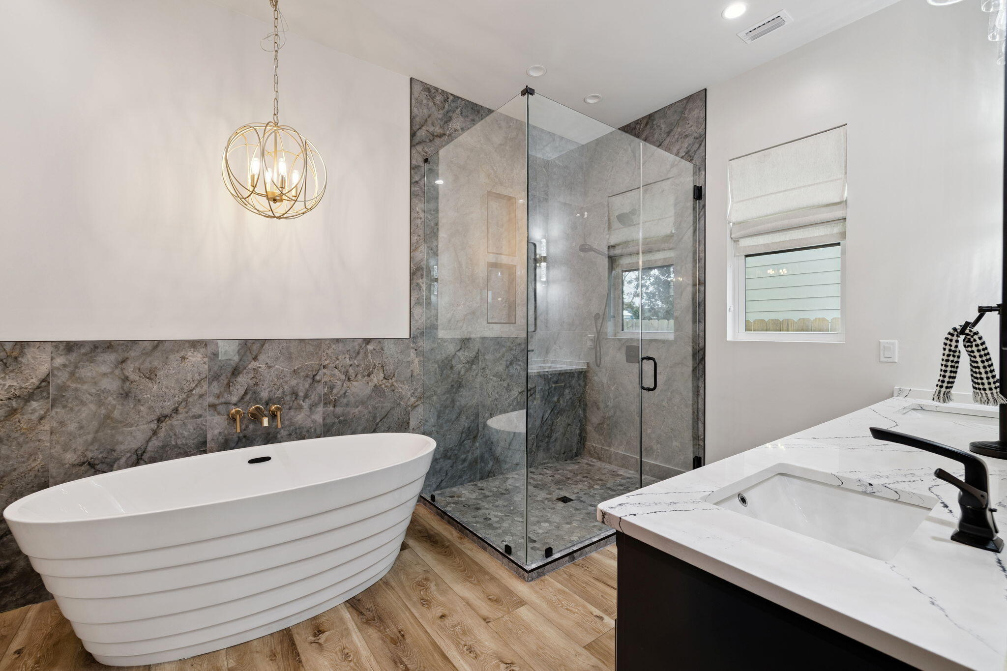 LAGUNA BEACH - Residential