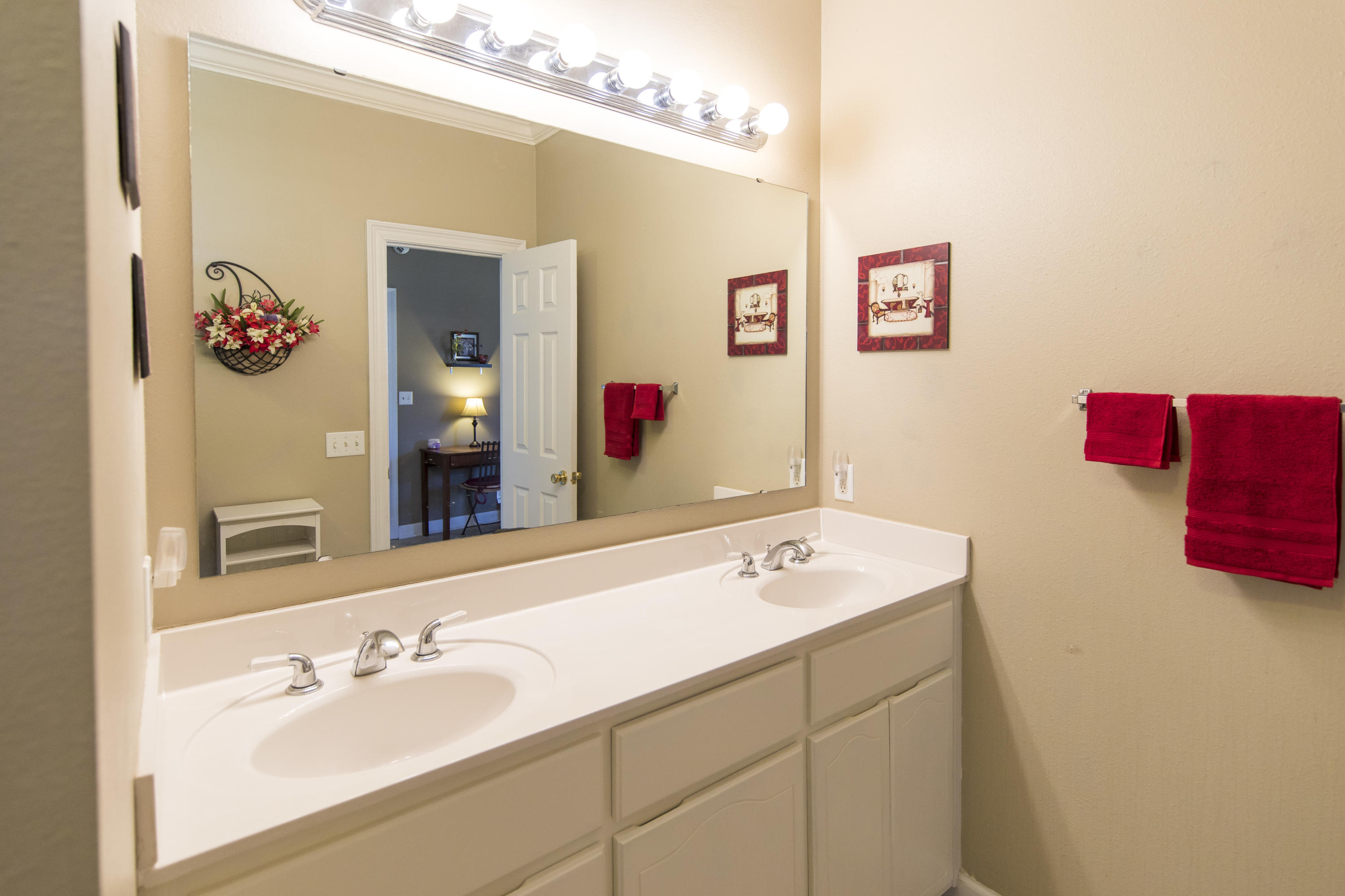 Escada - Residential