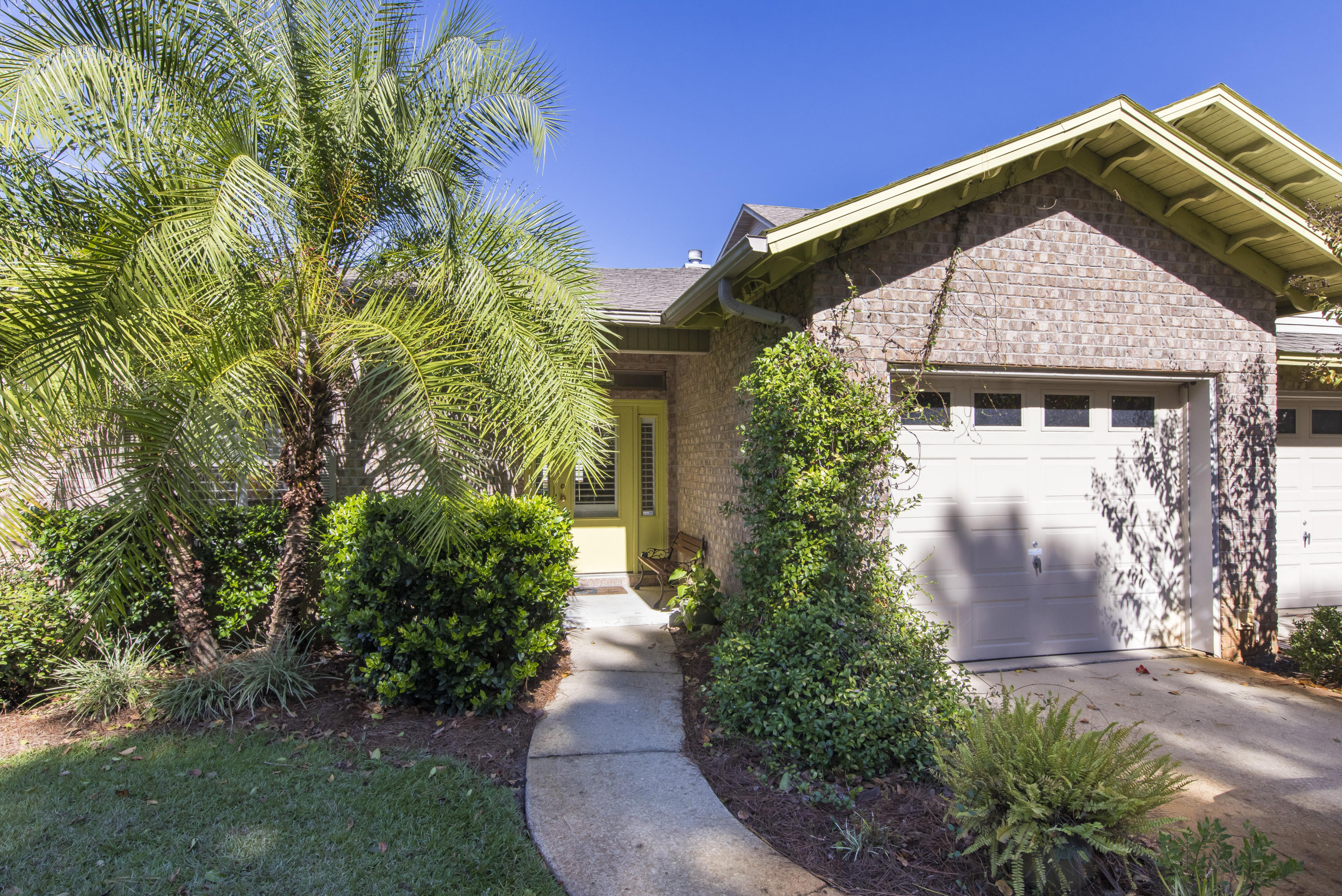 Great for retirees or first time buyers or those who want a ''place at the beach''. This townhome offers single floor living and has 3 bedrooms, two-baths, and a screened in porch off living area. Plantation shutters throughout and tile floors in family area make for easy maintenance. Seller has replaced the refrigerator, washing machine and air conditioner this year. An end unit which gives more privacy. Move-in condition. Great investment!