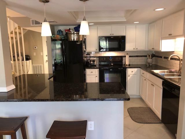 HIDDEN COVE T/H - Residential Lease