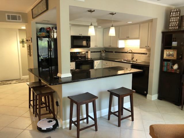 HIDDEN COVE T/H - Residential Lease