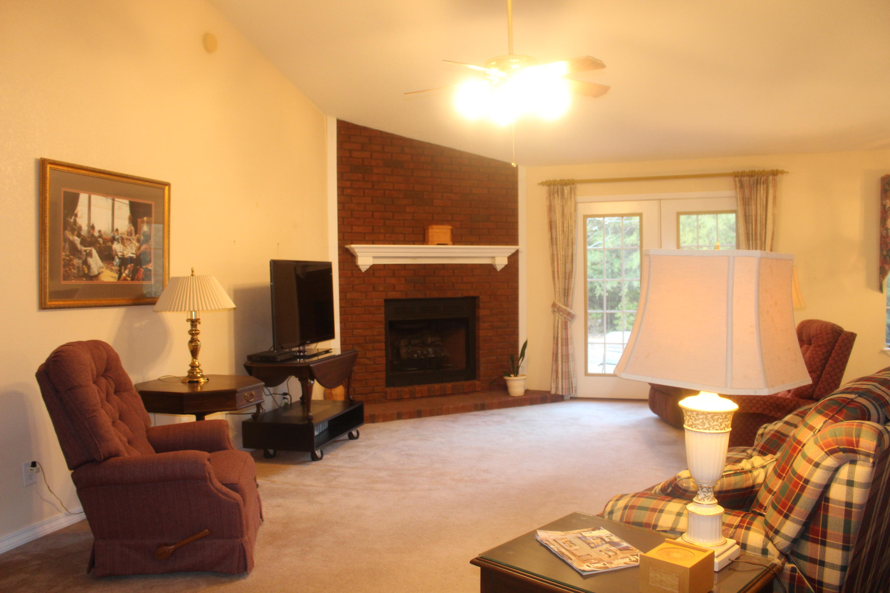 ROLLING HILLS ESTATES - Residential