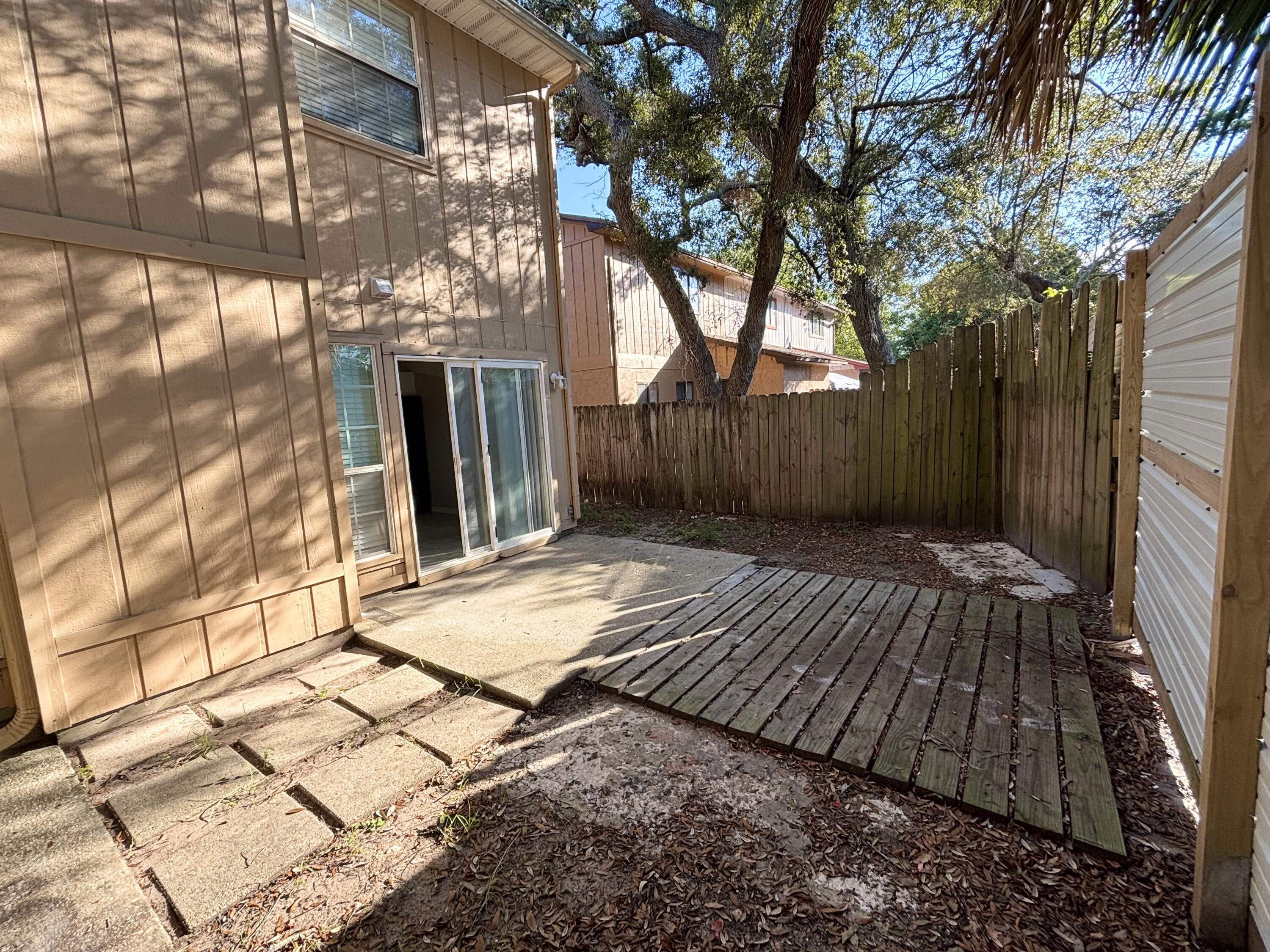 LIVEOAK S/D - Residential Lease