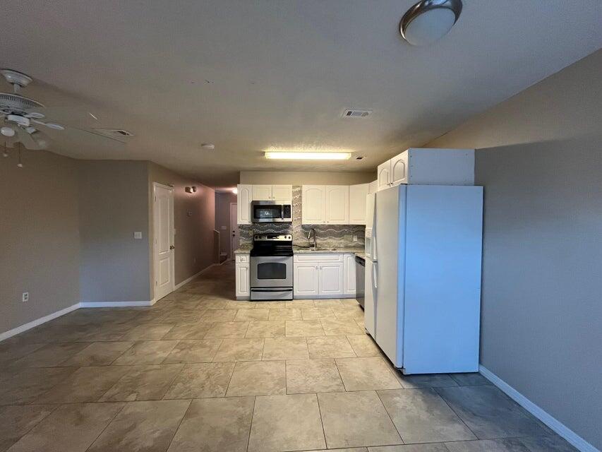 LIVEOAK S/D - Residential Lease