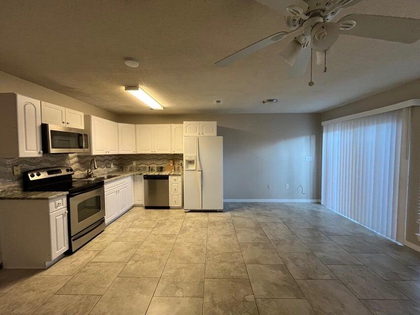LIVEOAK S/D - Residential Lease