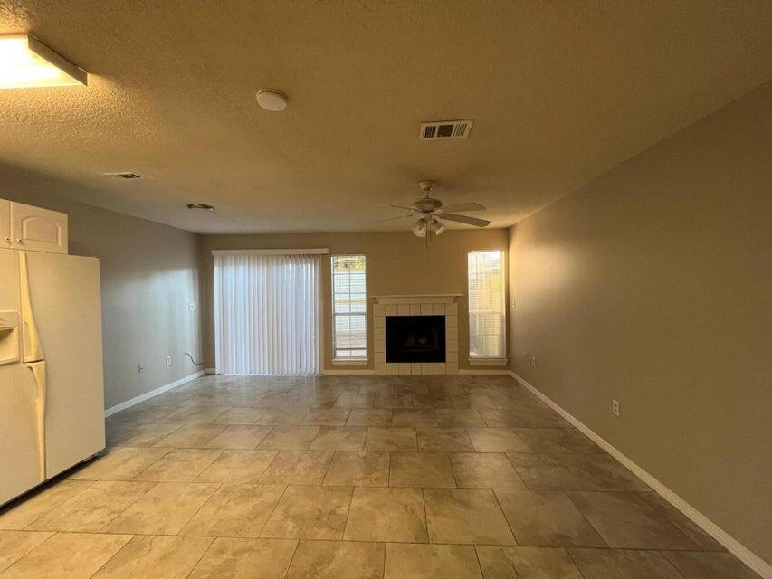 LIVEOAK S/D - Residential Lease