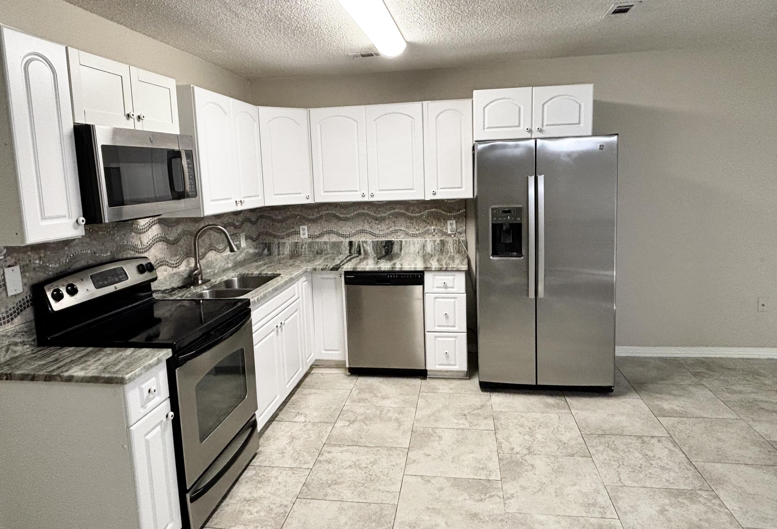 LIVEOAK S/D - Residential Lease