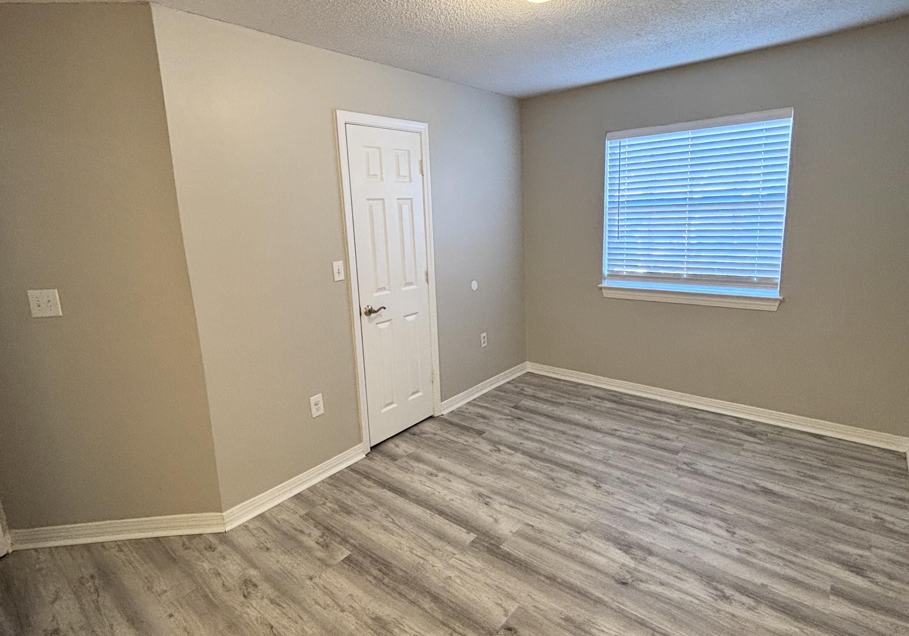 LIVEOAK S/D - Residential Lease