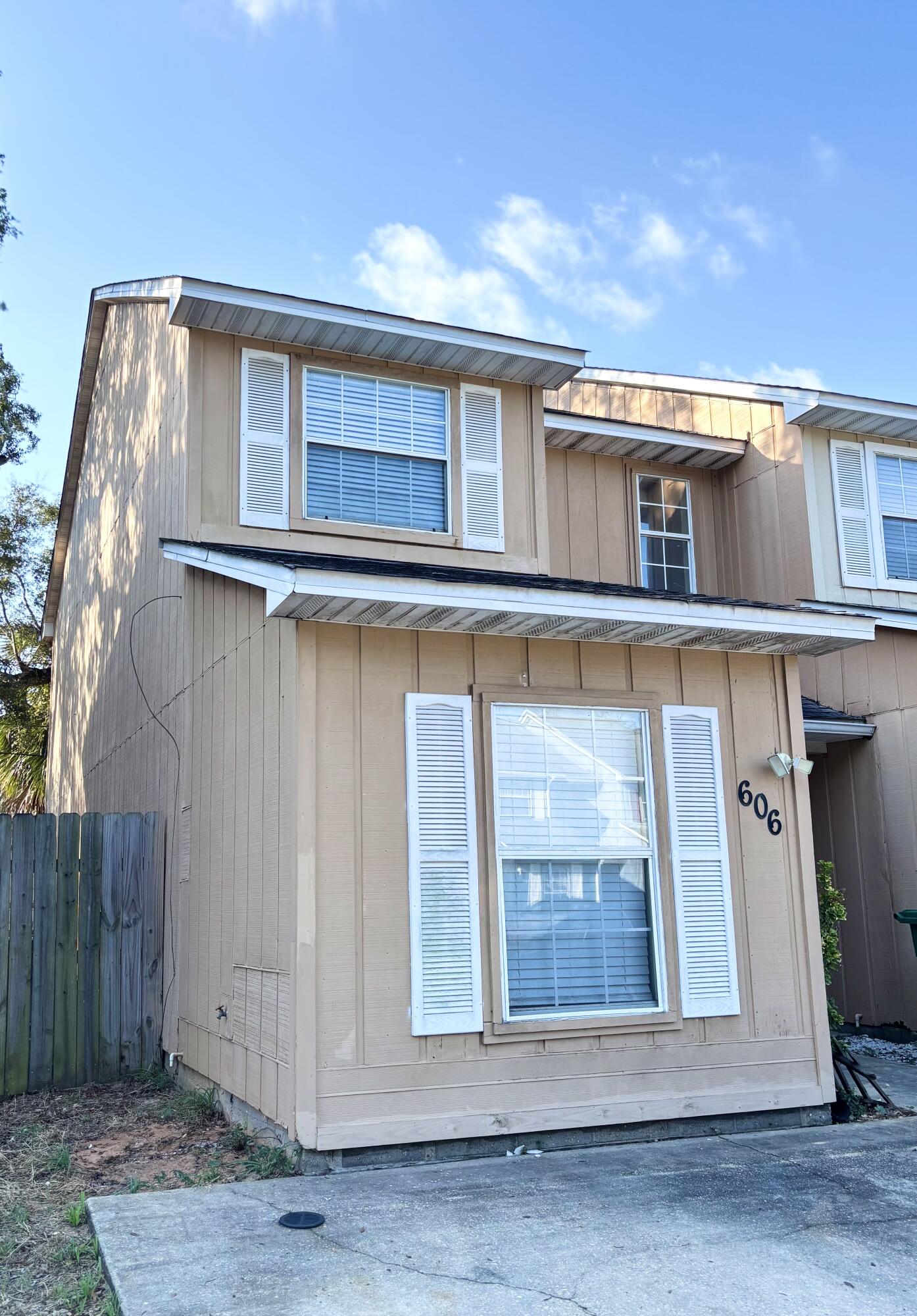LIVEOAK S/D - Residential Lease