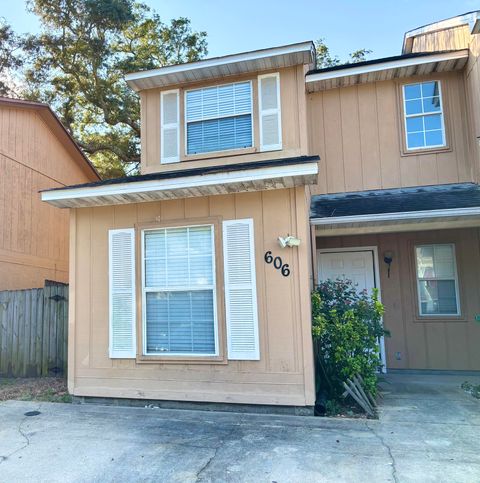 Photo of 606 Virginia Oak Court, Fort Walton Beach, FL 32548 (MLS # 987632)