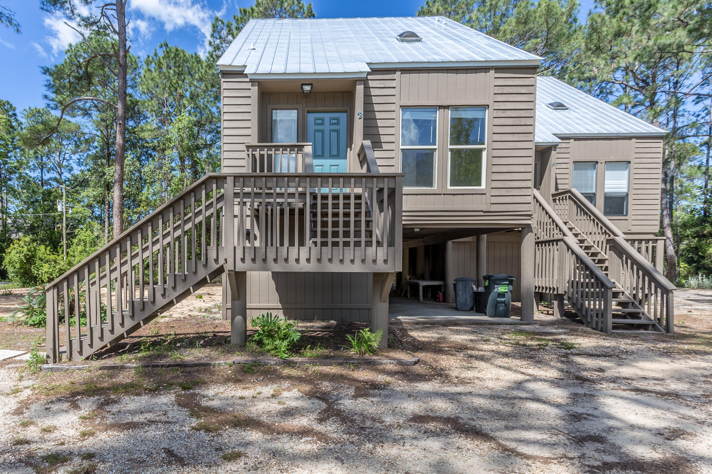 Newly Remodeled 1 Bed 1 Bath unit C for Rent. Information contained within such as square footage is estimated, renter to verify.