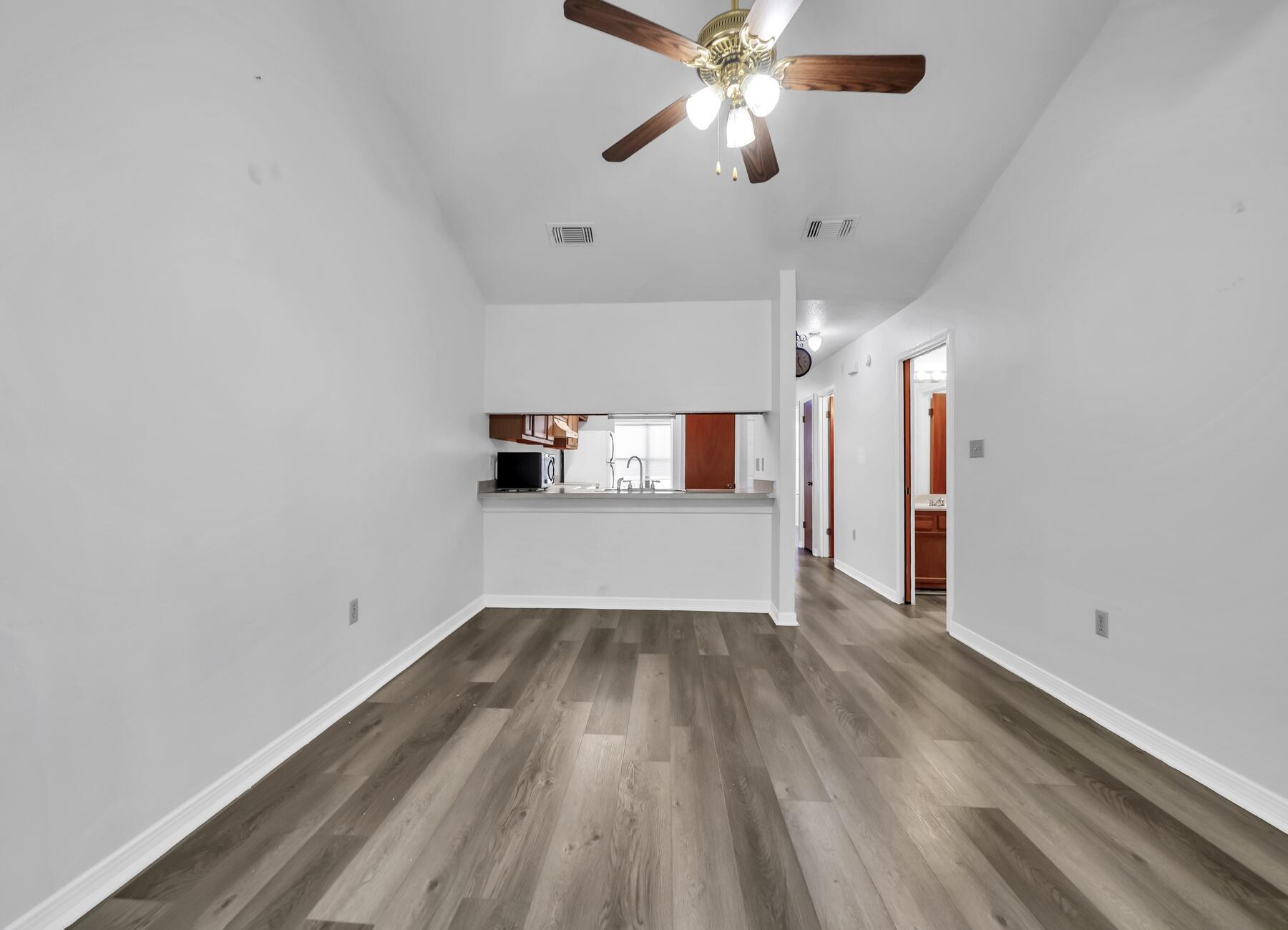 VIKING MANOR PH 1 - Residential Lease