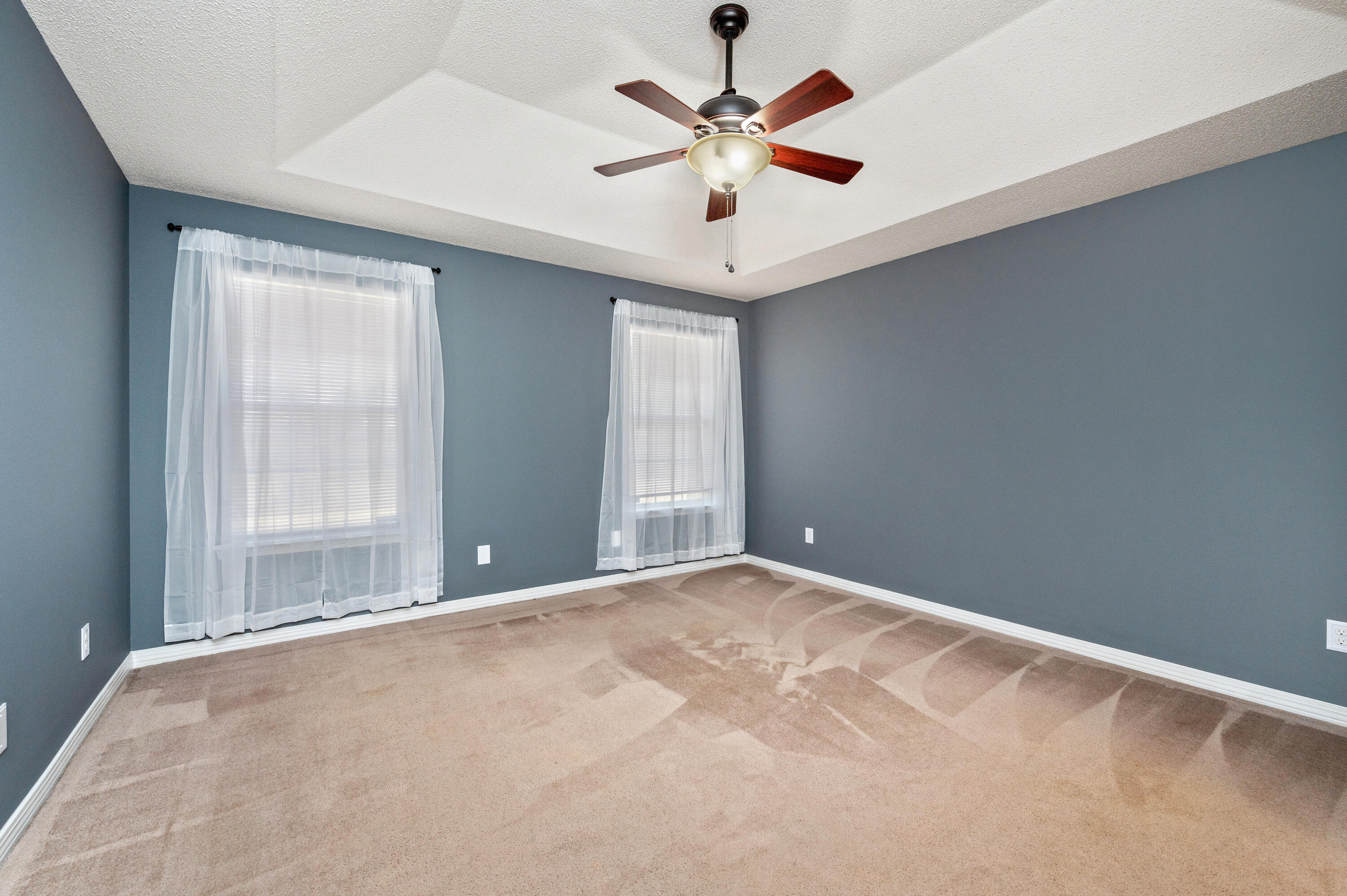 ROBLEDAL ESTATES UNIT 5 1ST ADDN - Residential