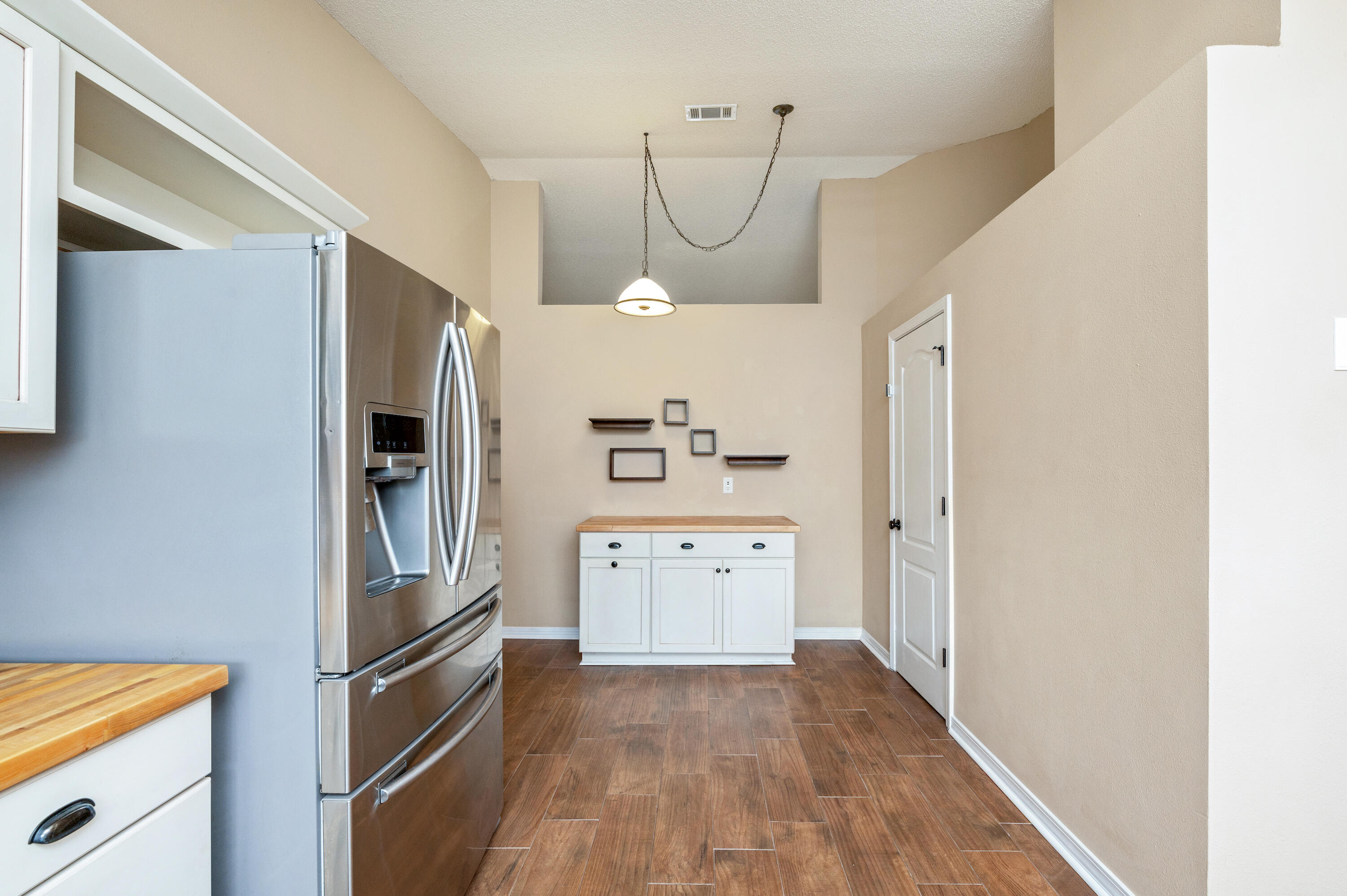 ROBLEDAL ESTATES UNIT 5 1ST ADDN - Residential