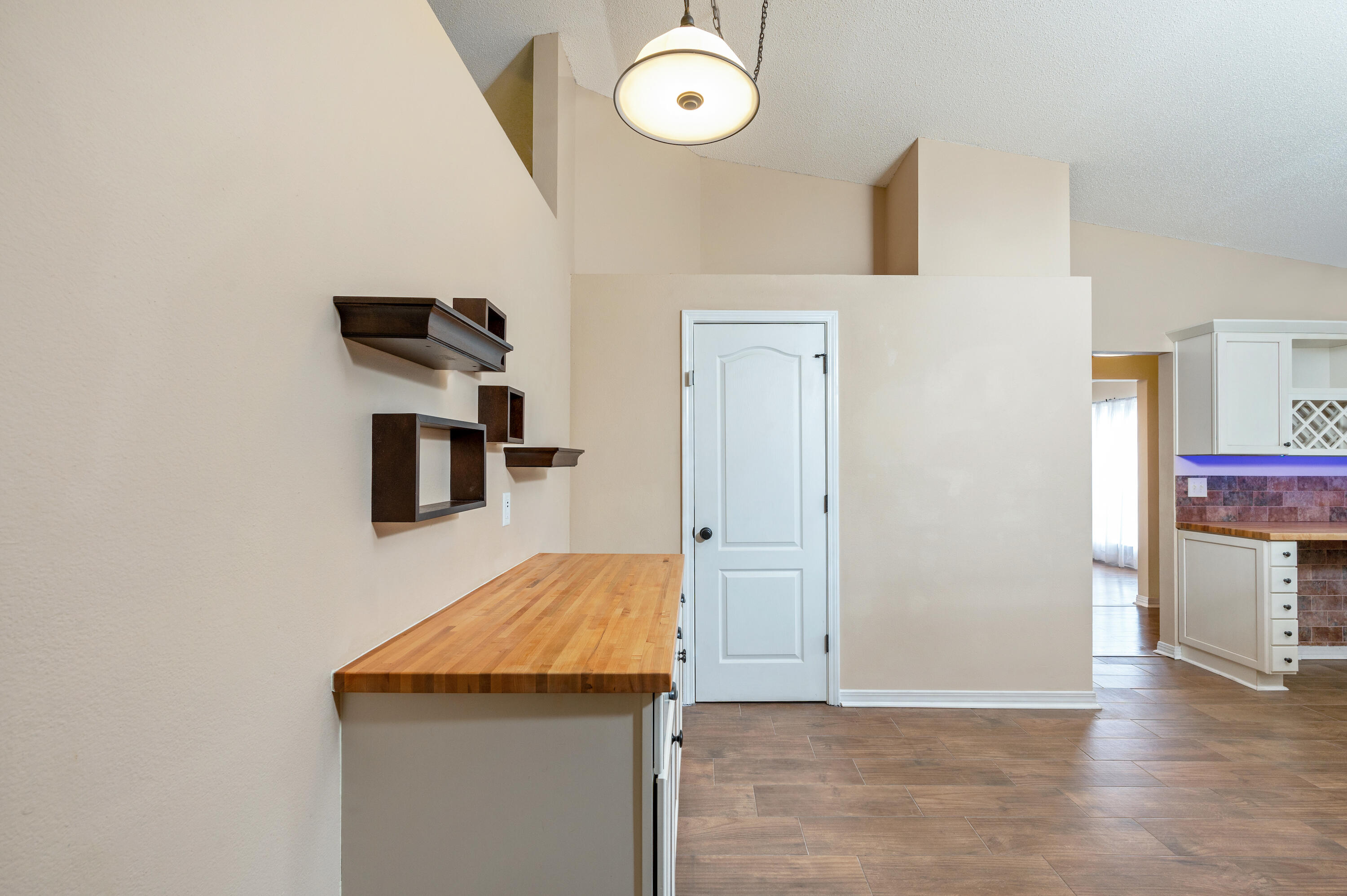 ROBLEDAL ESTATES UNIT 5 1ST ADDN - Residential