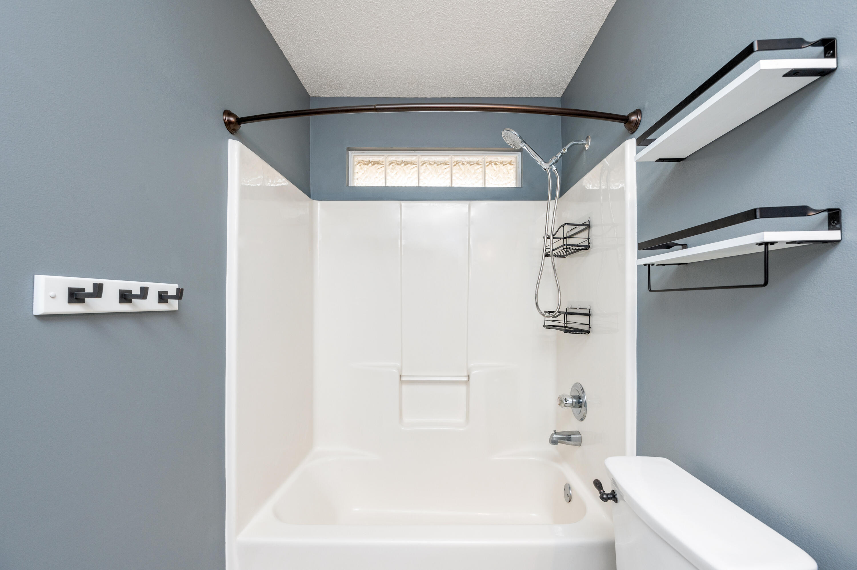 ROBLEDAL ESTATES UNIT 5 1ST ADDN - Residential