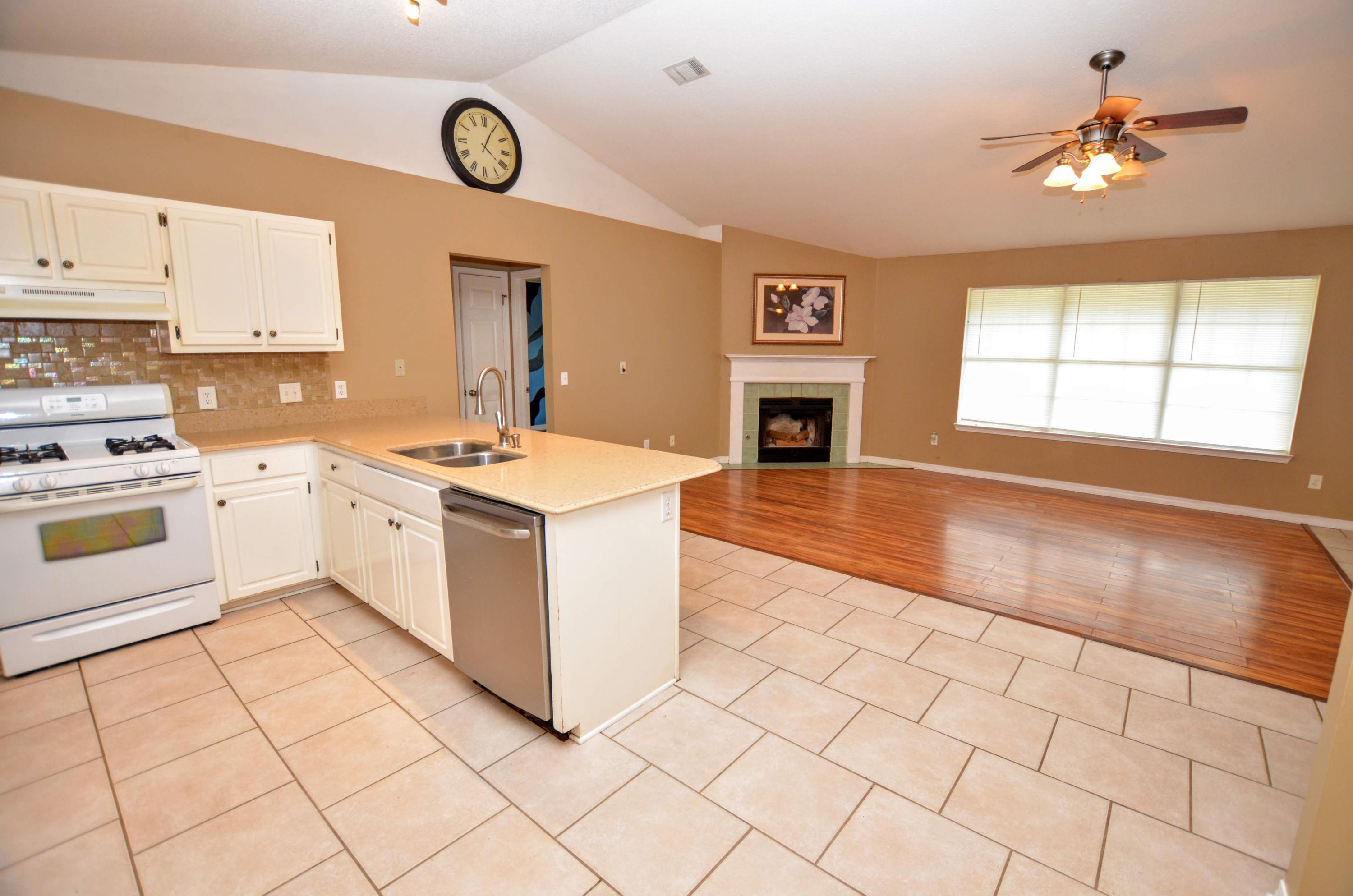 CHEROKEE BEND S/D PH 2 - Residential