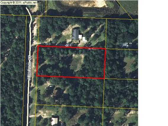 Great building site in the quiet Auburn community. Just minutes to town this level 1.26 acre lot towards the end of a dead end street. Mature trees with a spot already cleared out make this the perfect site for your new home.