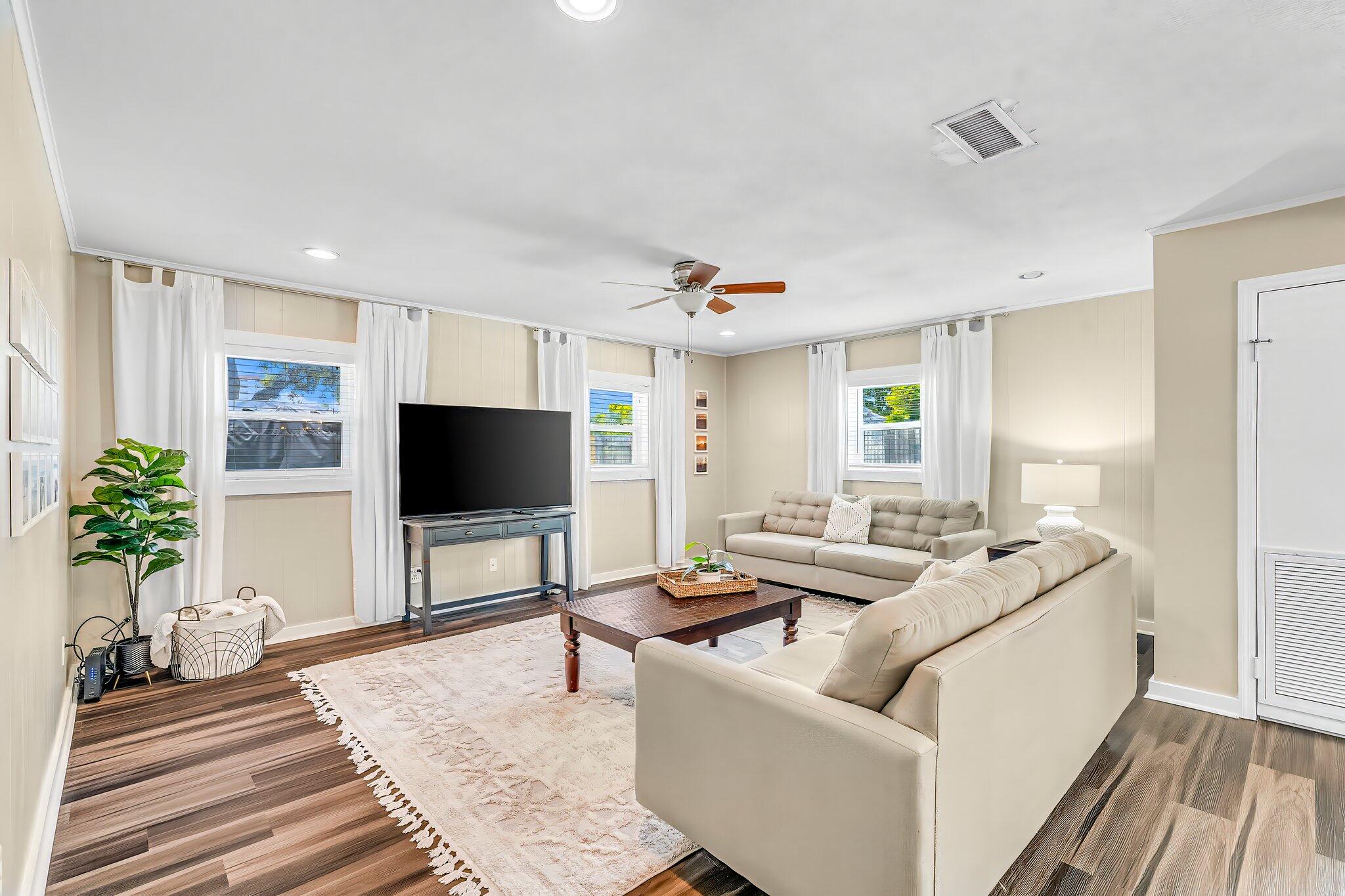 Suntime Beach U-1 - Residential